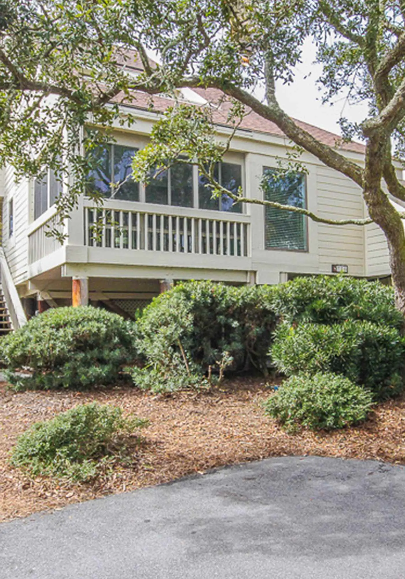 Villa with screened porch & fabulous views - just across the street from the beach
