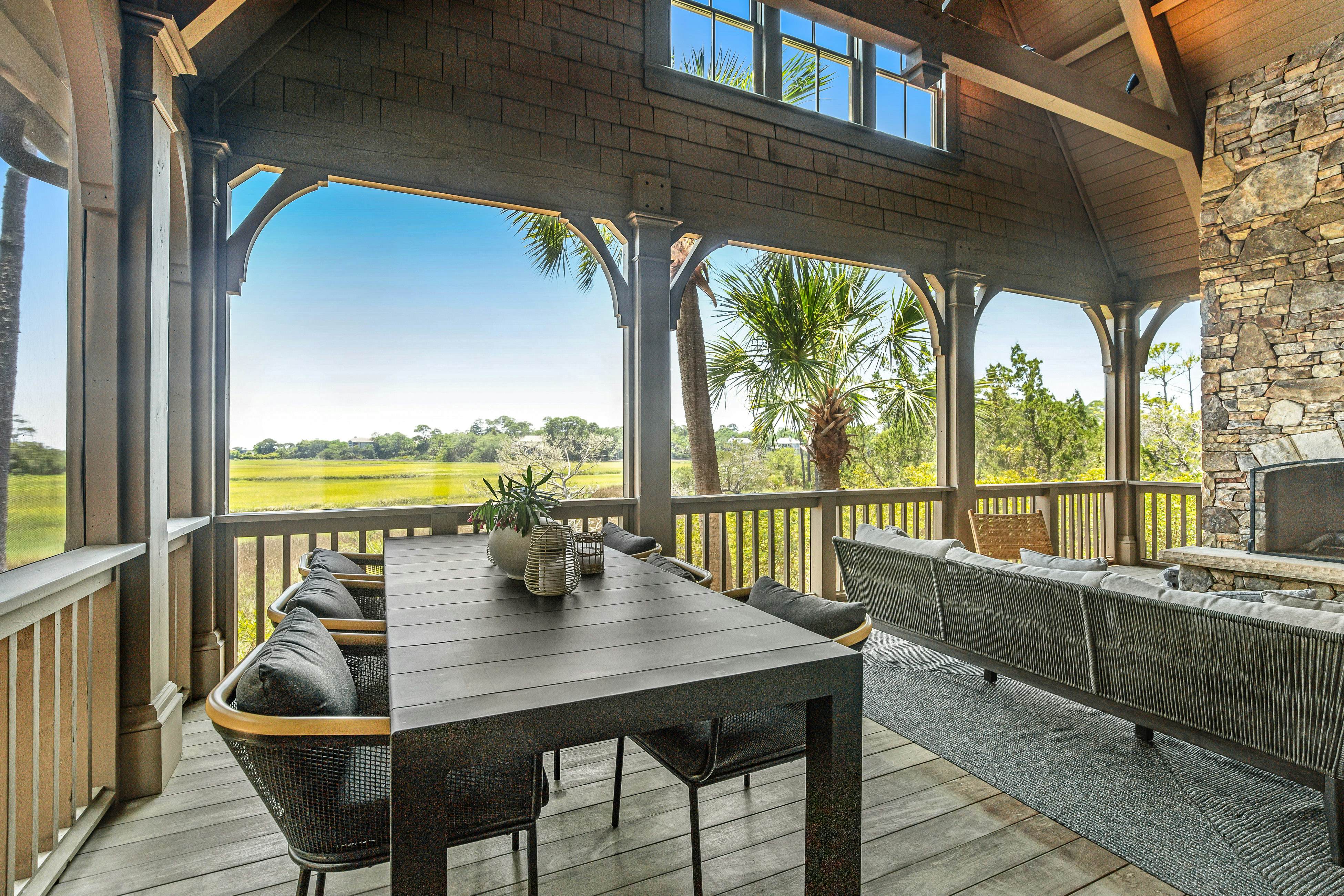 Luxurious, water view retreat with WiFi, AC, washer, dryer, screened porch.      