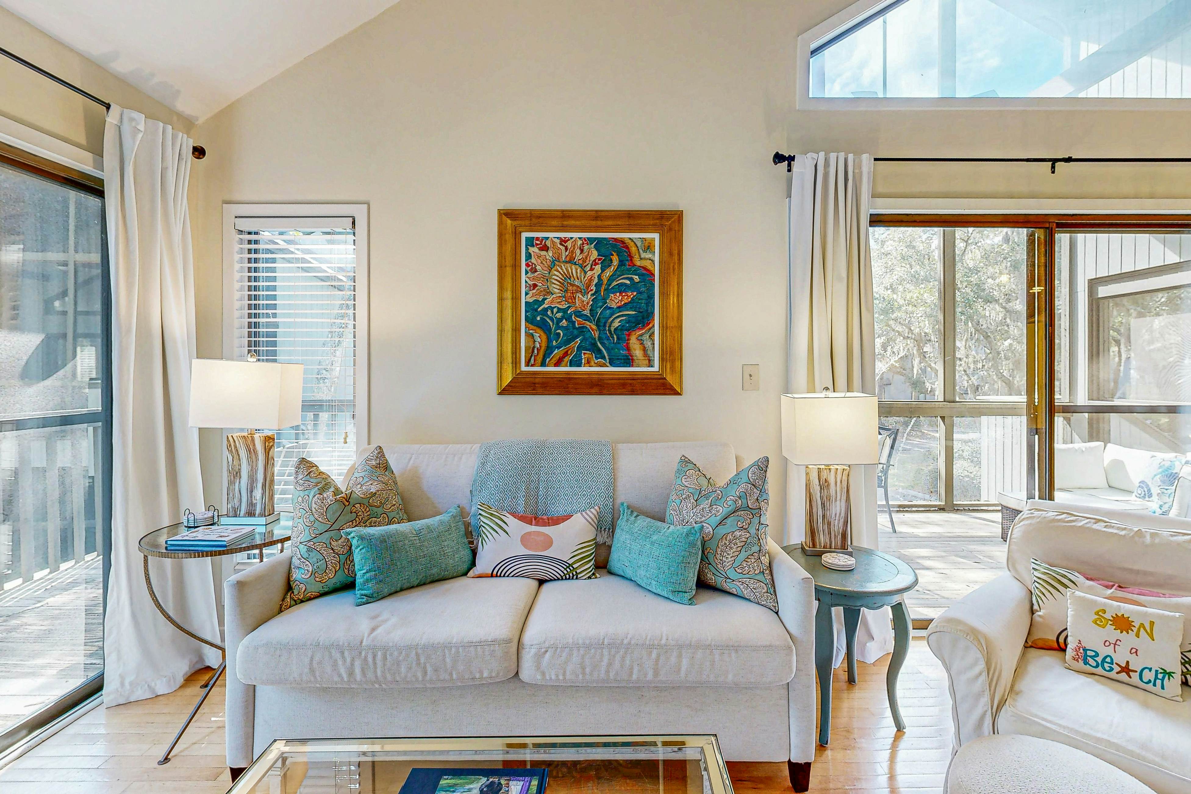 Bright, beautiful home with screened-in porch, wood flooring, & AC - dogs ok