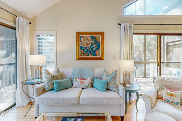 Bright, beautiful home with screened-in porch, wood flooring, & AC - dogs ok