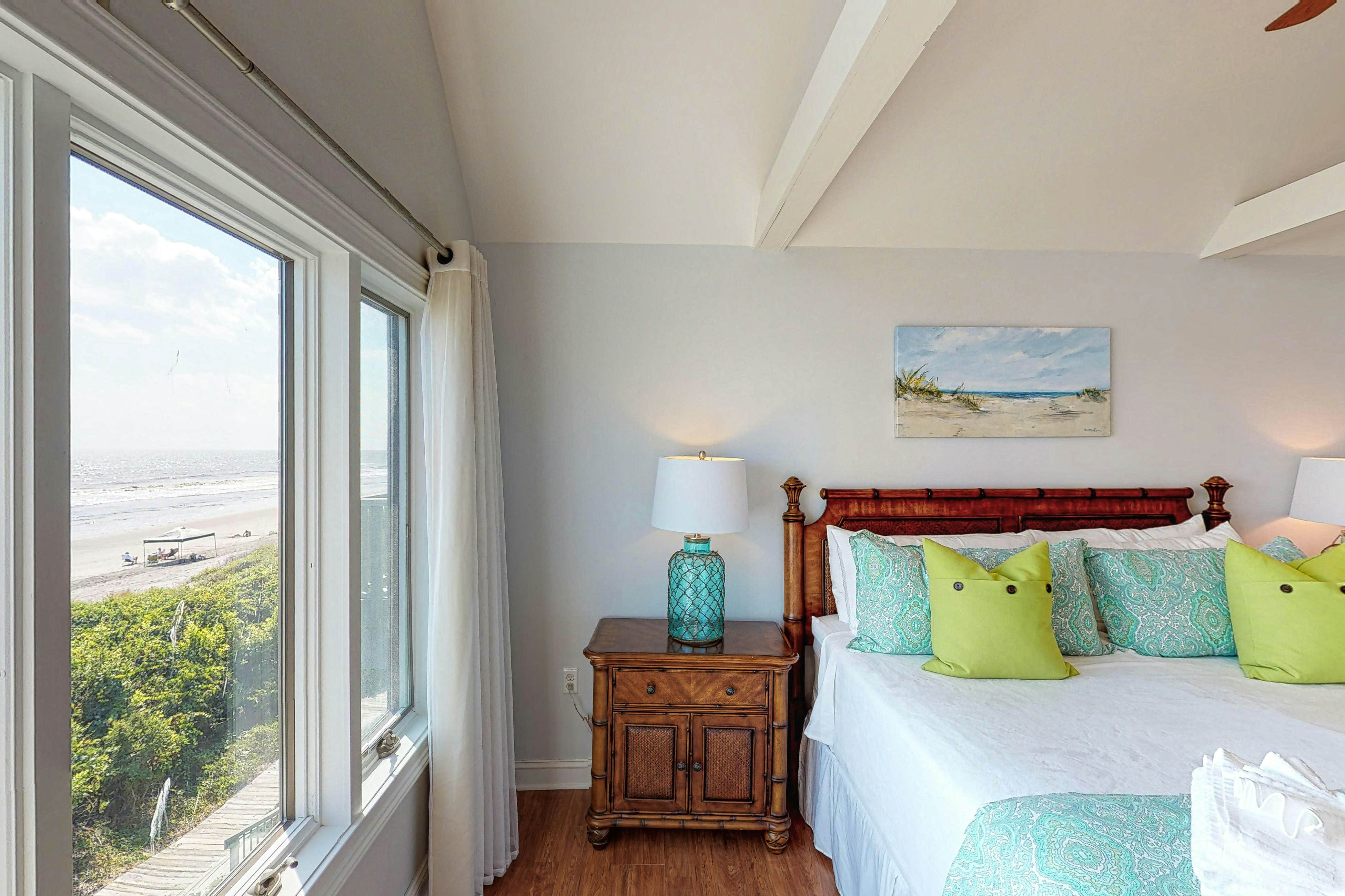 Dog-Friendly Waterfront Condo with Furnished Deck & Beach Views