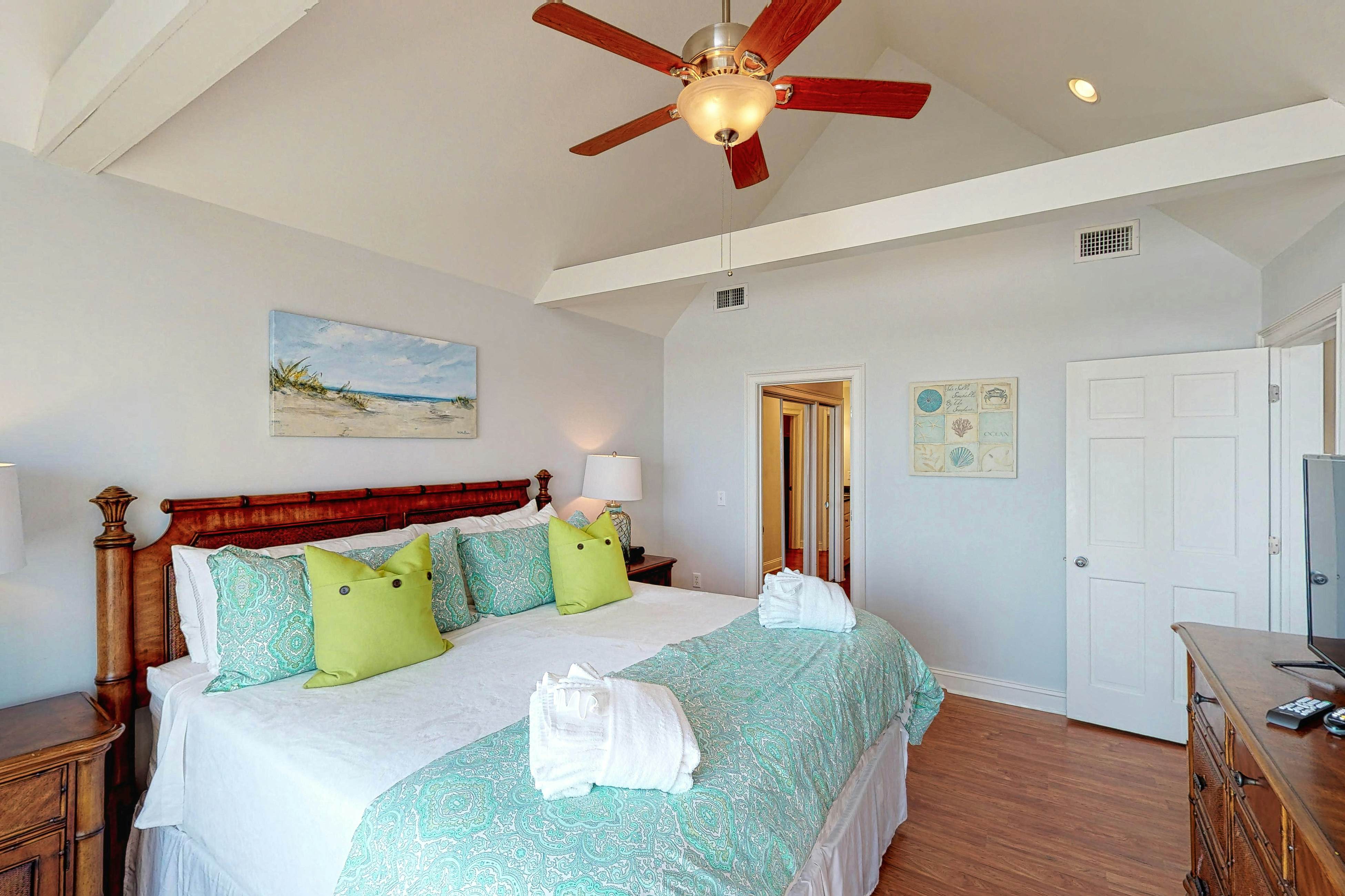 Dog-Friendly Waterfront Condo with Furnished Deck & Beach Views