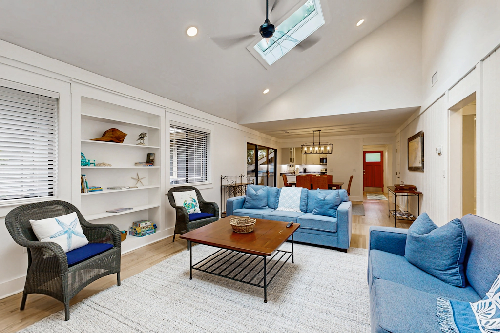 Updated cottage with beautiful views & screened porch - easy walk to beach/ park