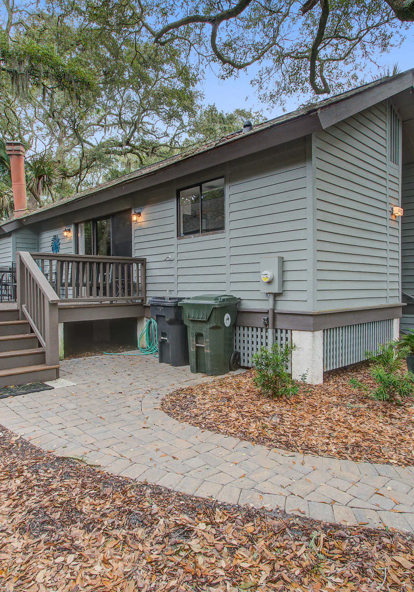 Kiawah Resort snowbird hideaway with AC, steps to beach, near golf & tennis