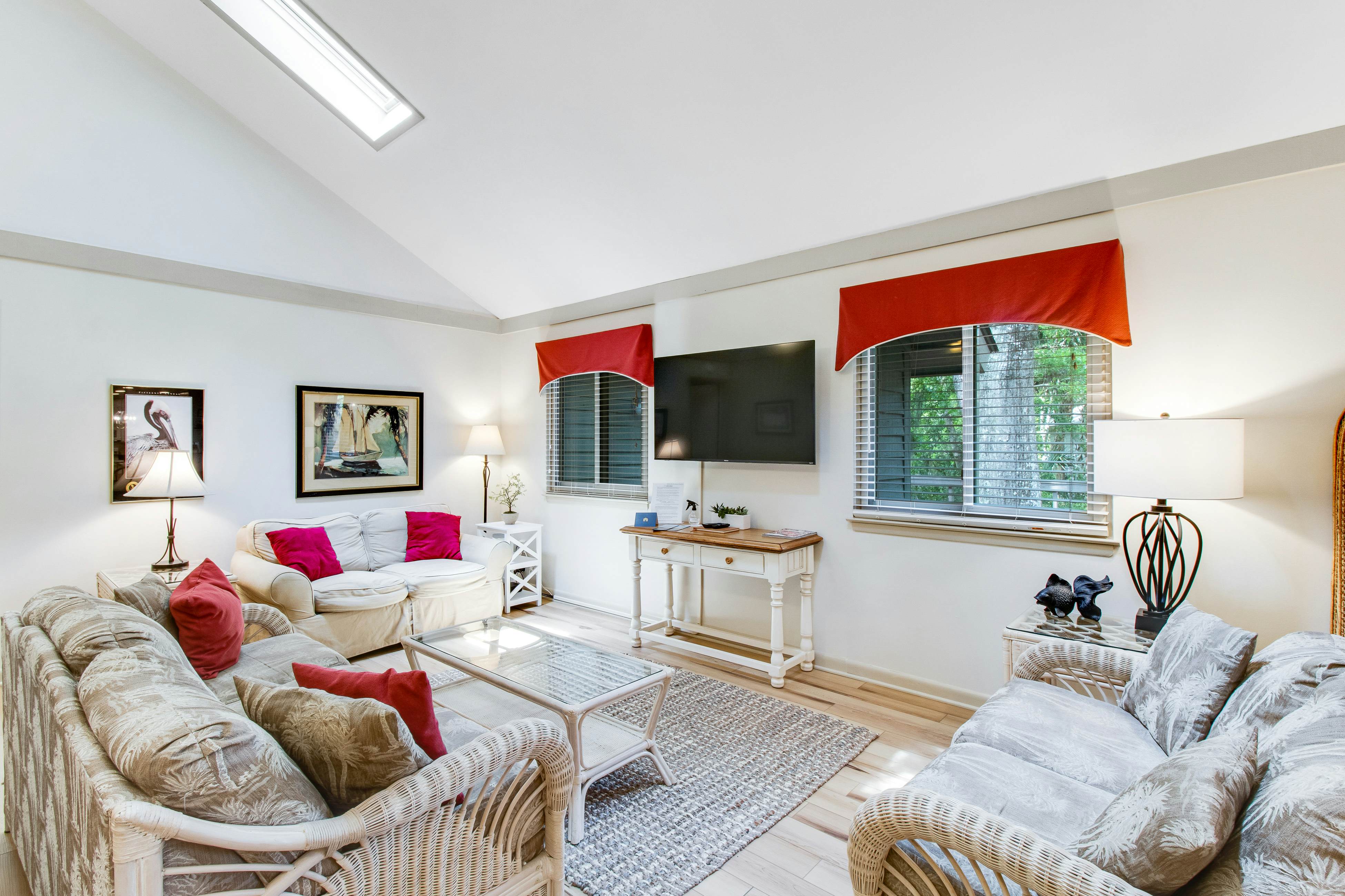 Dog-friendly woodland home with high-speed WiFi & large back deck - beach nearby