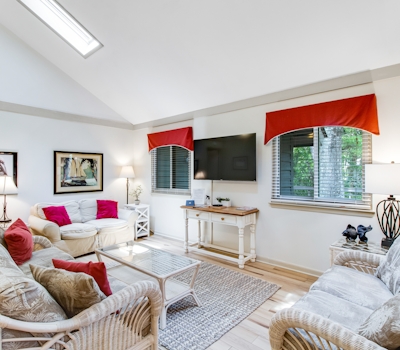 Dog-friendly woodland home with high-speed WiFi & large back deck - beach nearby