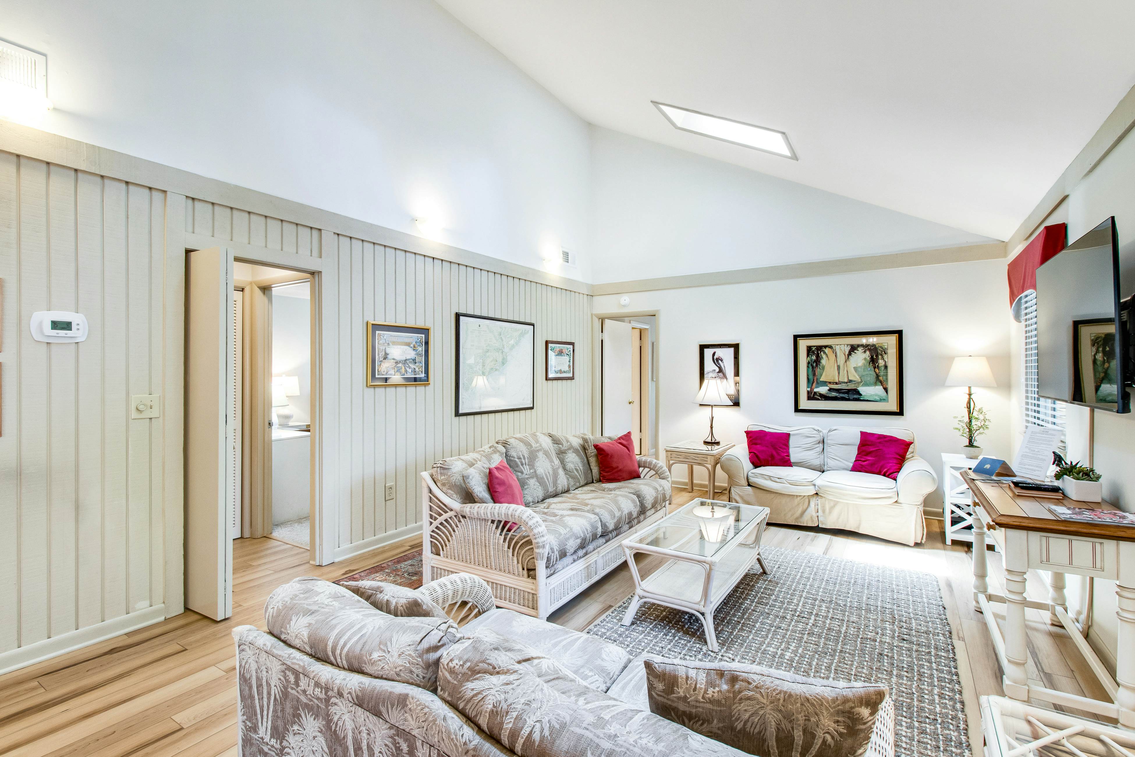 Dog-friendly woodland home with high-speed WiFi & large back deck - beach nearby