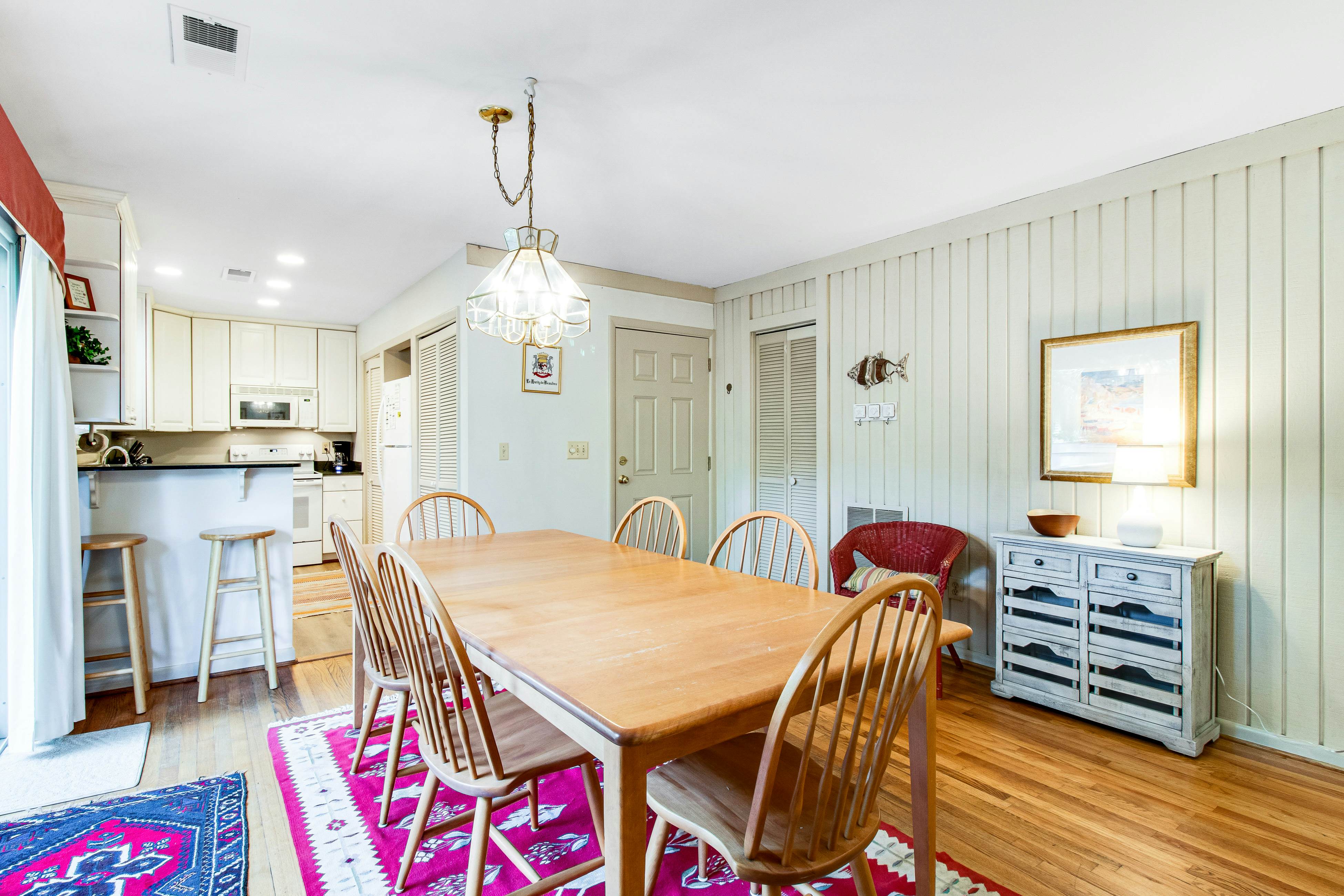 Dog-friendly woodland home with high-speed WiFi & large back deck - beach nearby