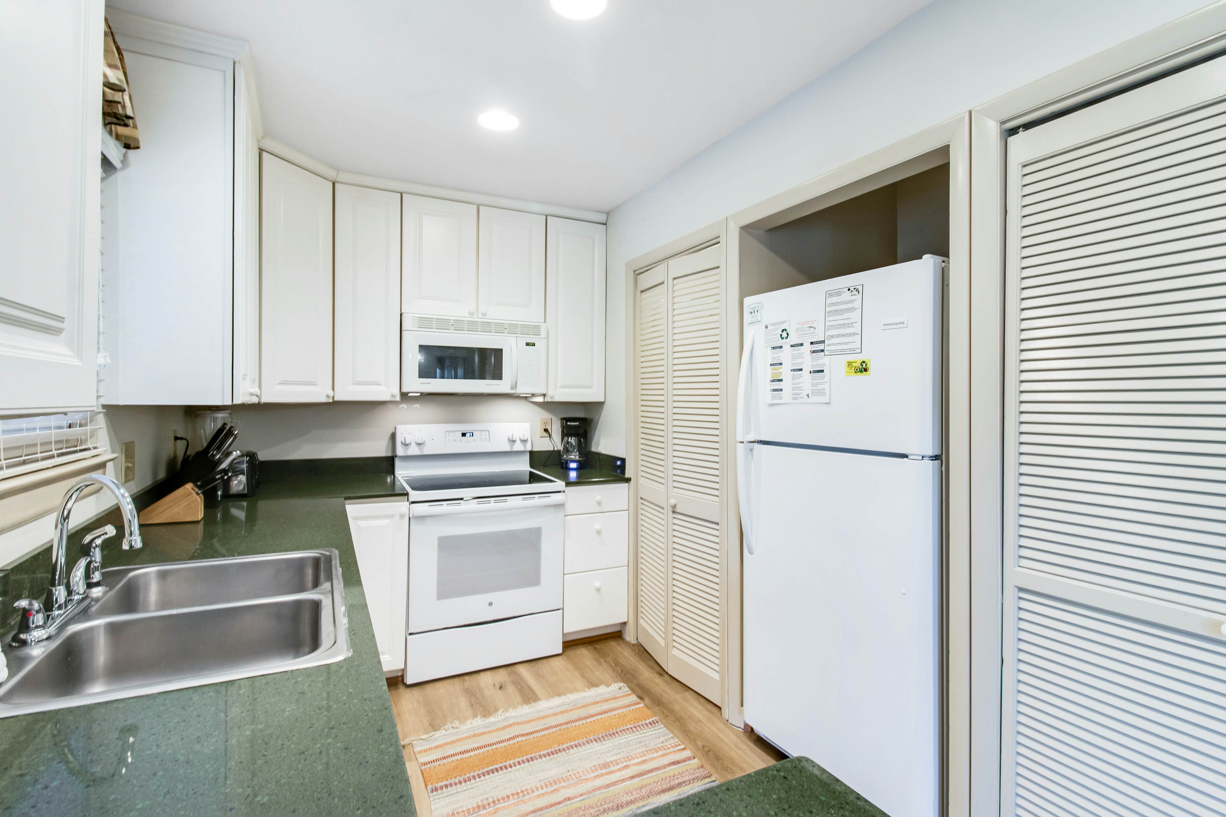 Dog-friendly woodland home with high-speed WiFi & large back deck - beach nearby