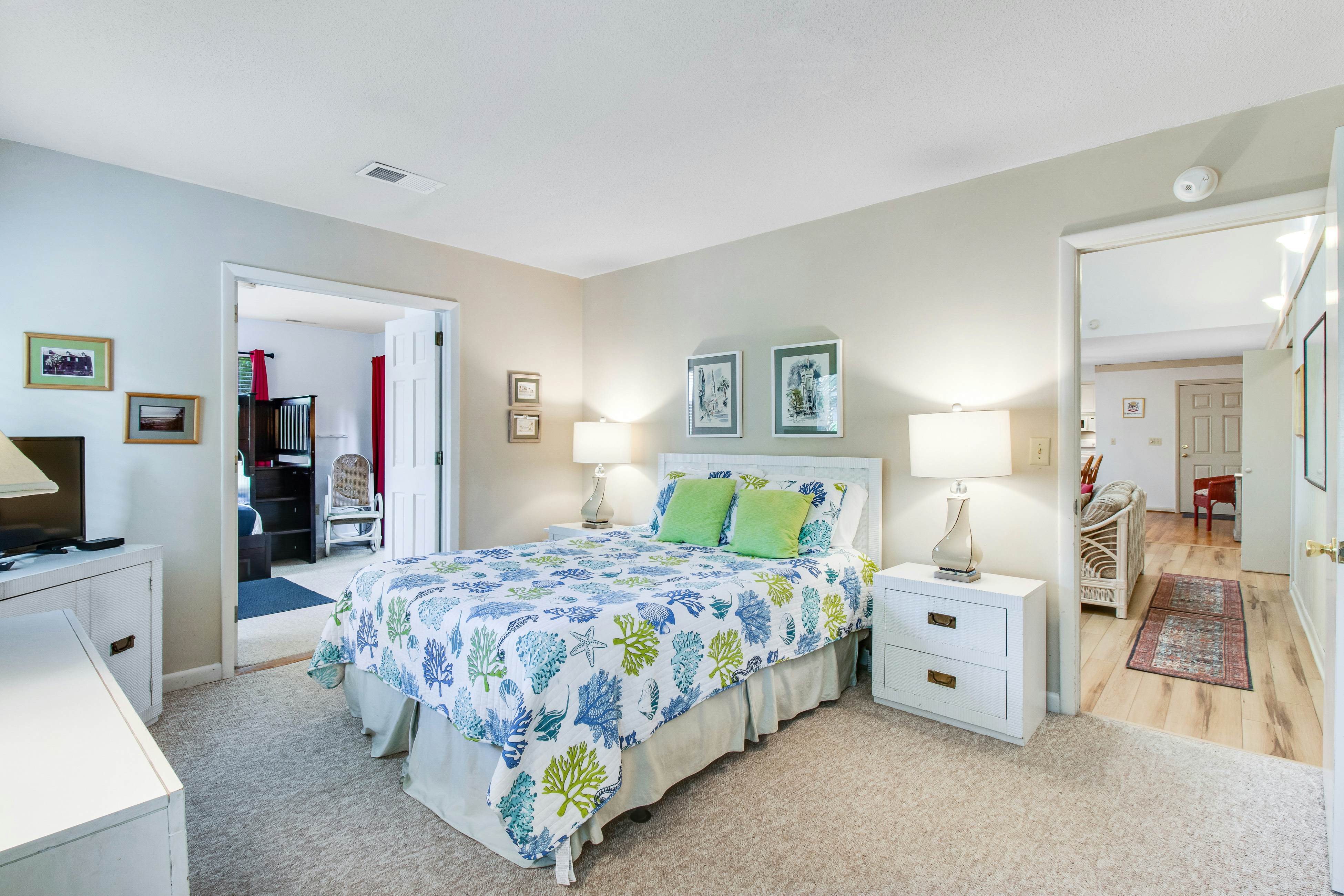 Dog-friendly woodland home with high-speed WiFi & large back deck - beach nearby