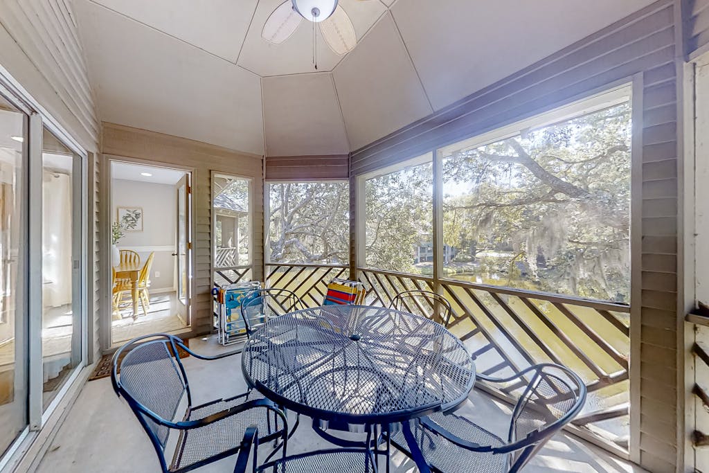 Lagoon view second floor villa, just a short walk to the beach