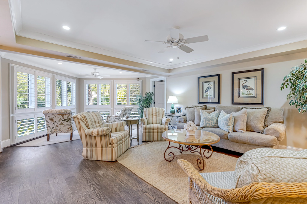 First Floor Villa with Lagoon Views and within walking distance of the beach