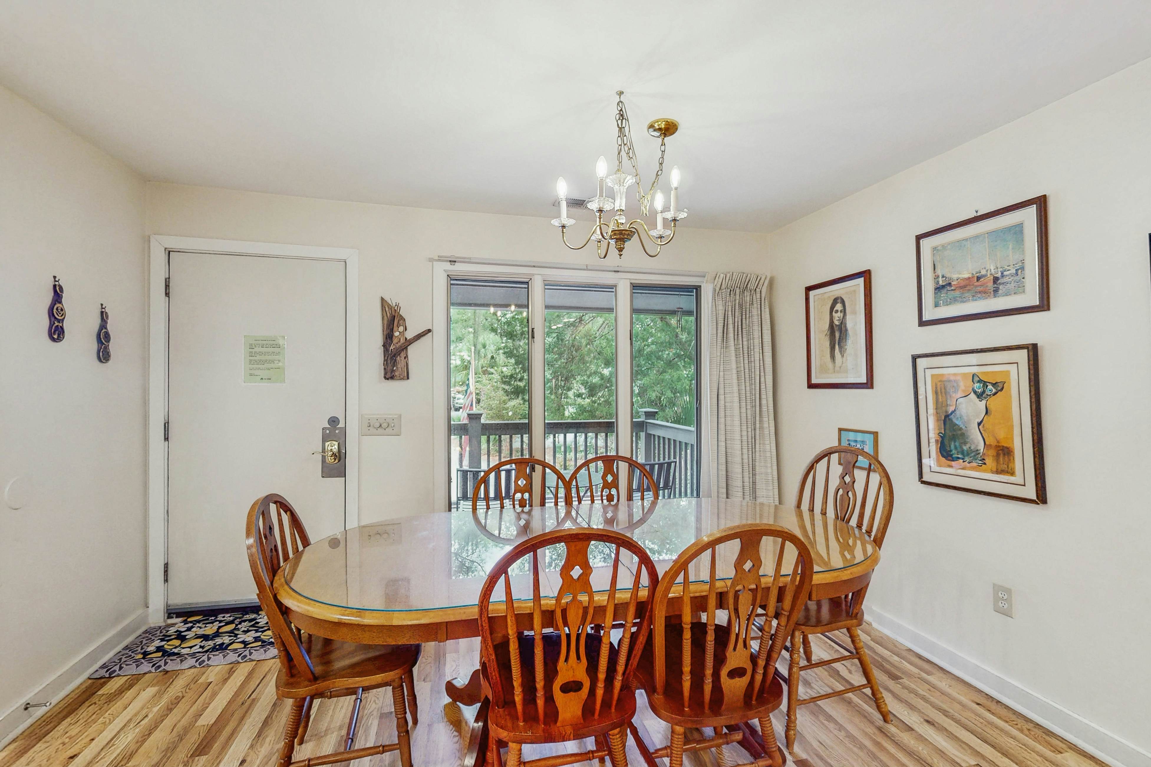 Scenic-view cottage with sunroom, deck, kitchen & pool - close to beach & golf