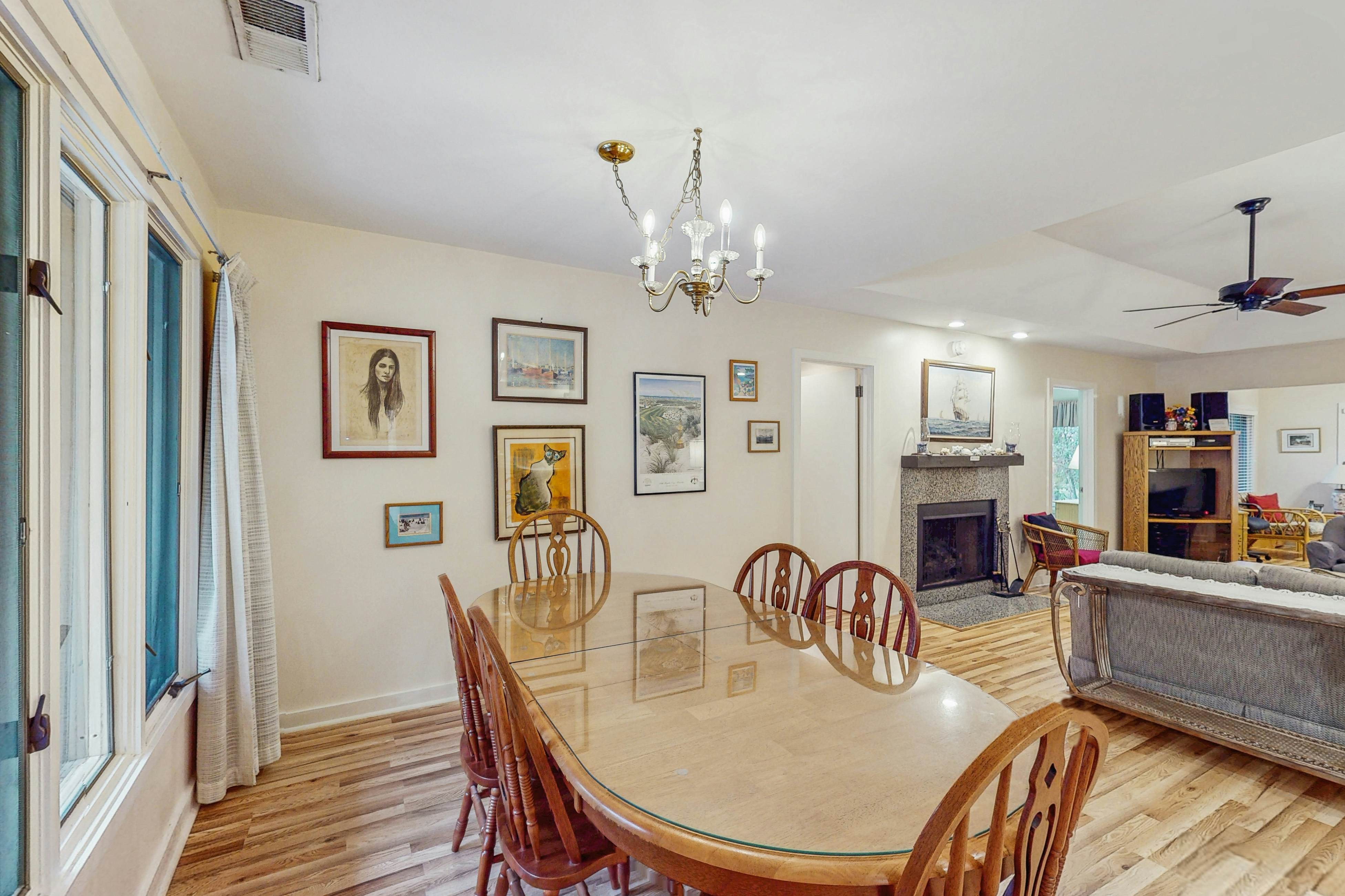 Scenic-view cottage with sunroom, deck, kitchen & pool - close to beach & golf