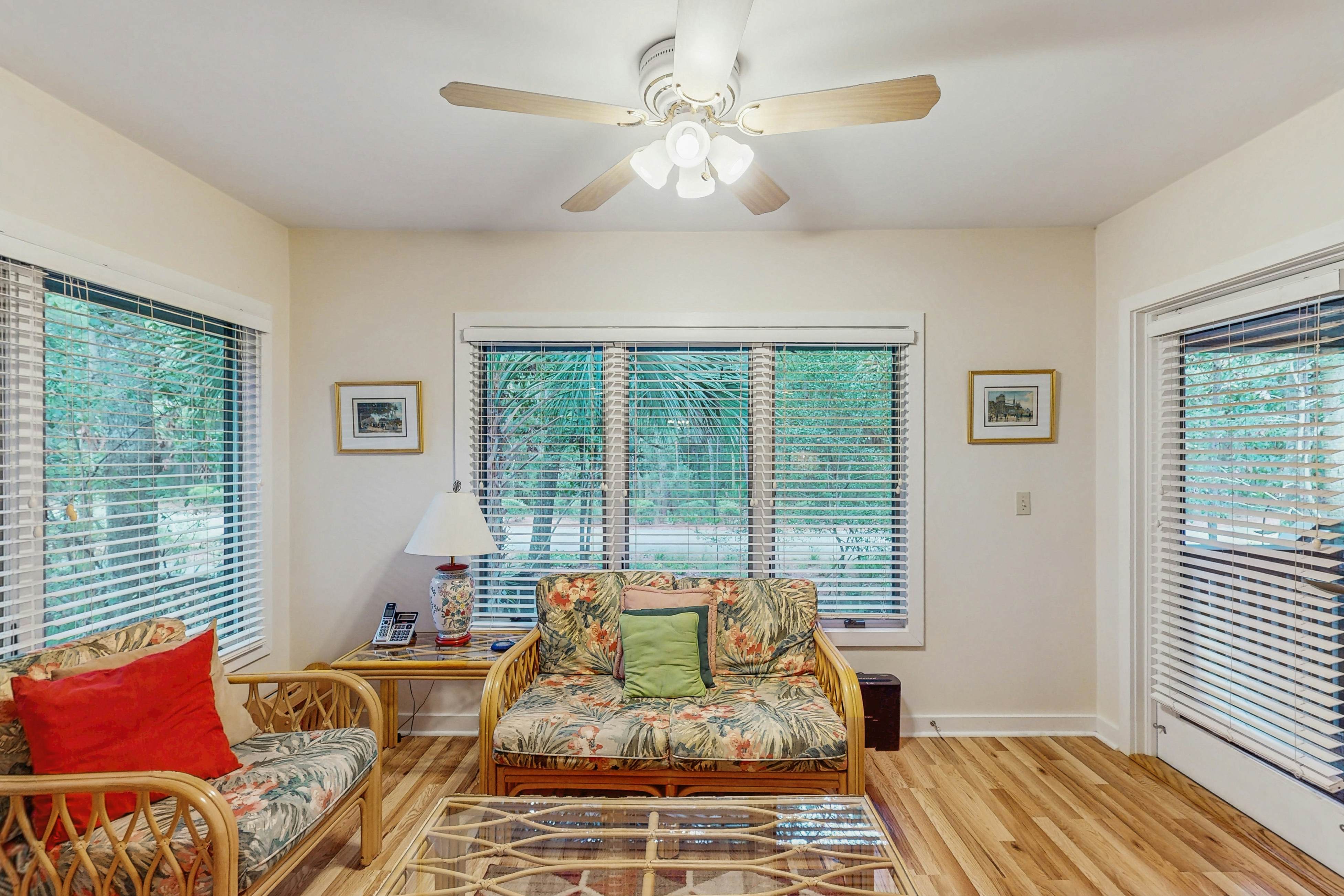Scenic-view cottage with sunroom, deck, kitchen & pool - close to beach & golf