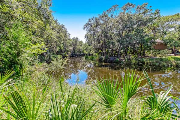 First floor villa with lagoon views within walking distance to the beach/parks