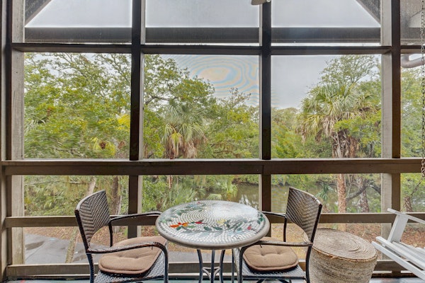 Second-floor villa with great lagoon views - steps from the beach