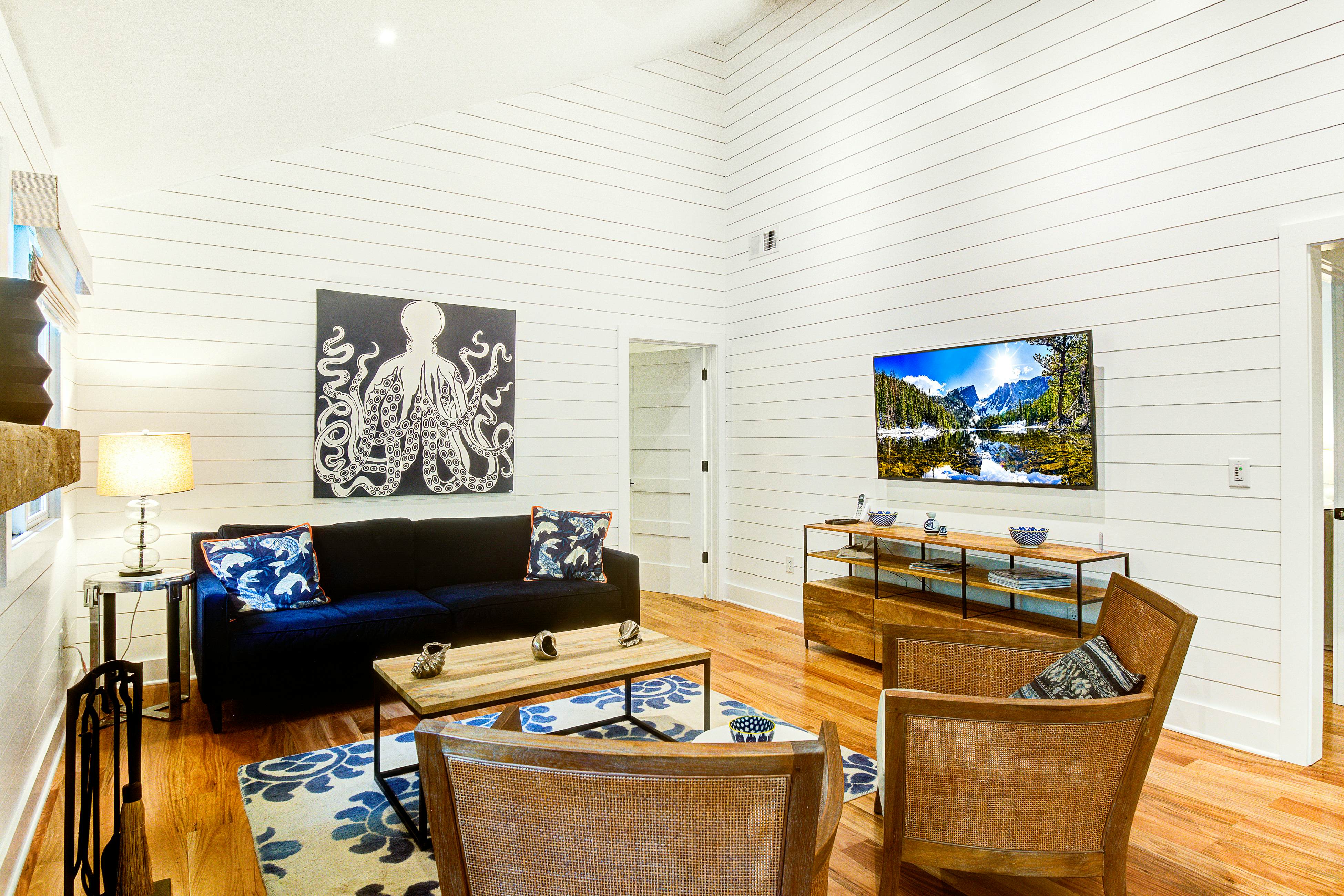 Scenic view cottage w/ skylights & Free WiFi- across the street from the beach