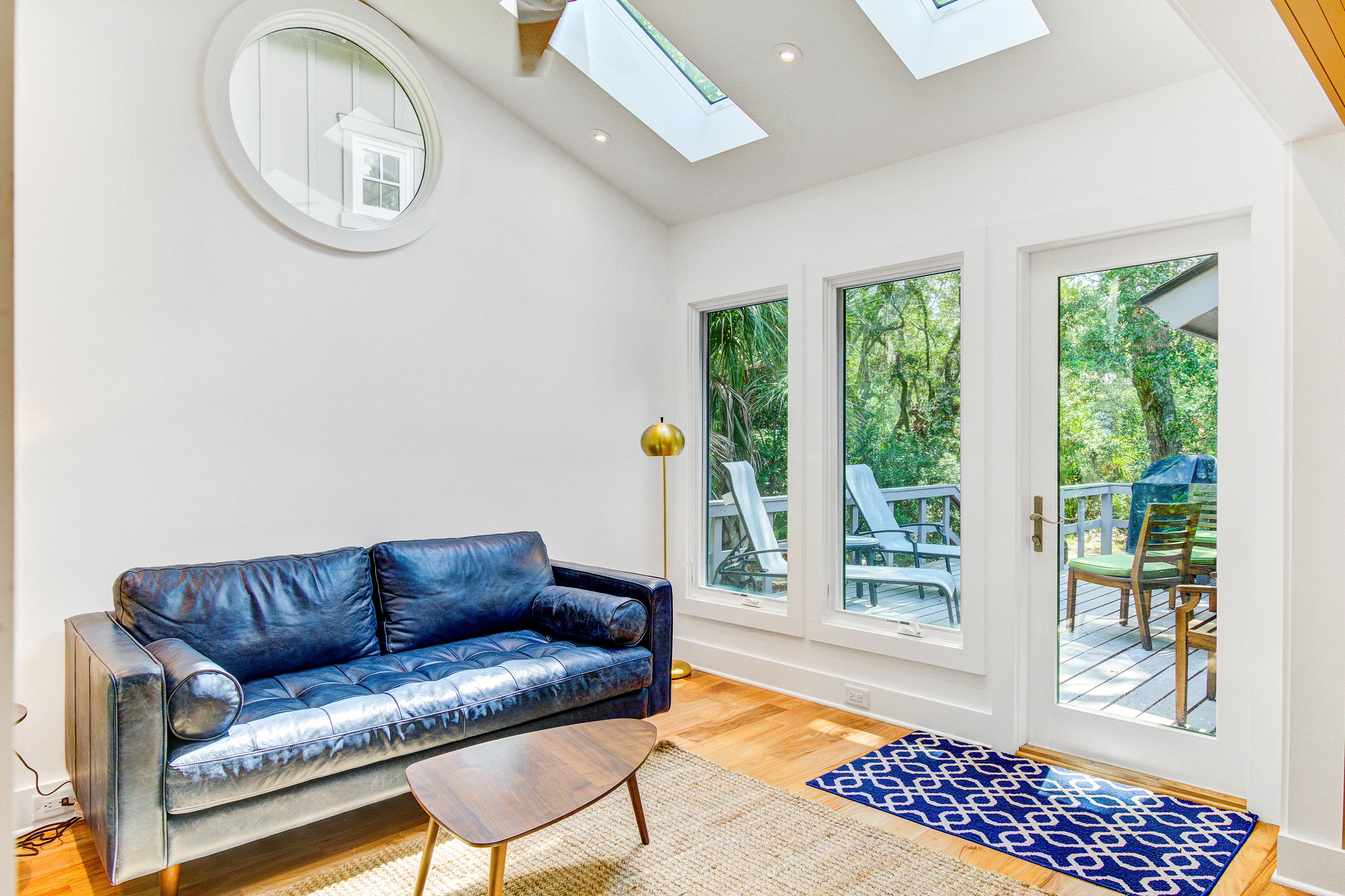 Scenic view cottage w/ skylights & Free WiFi- across the street from the beach