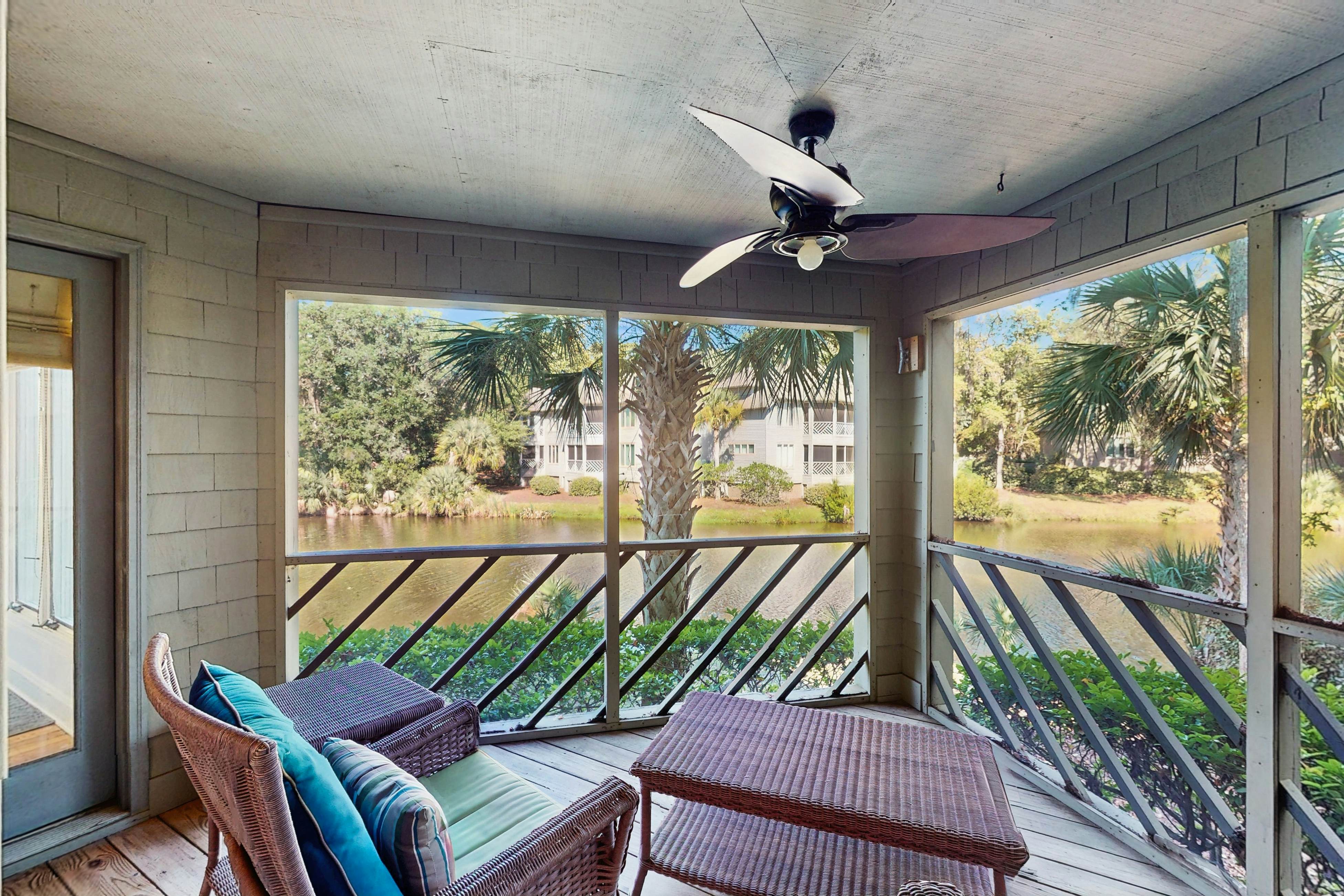 Lagoon-Front Villa w/ Screened Porch, WiFi & AC - Steps to Beach, Tennis & Golf