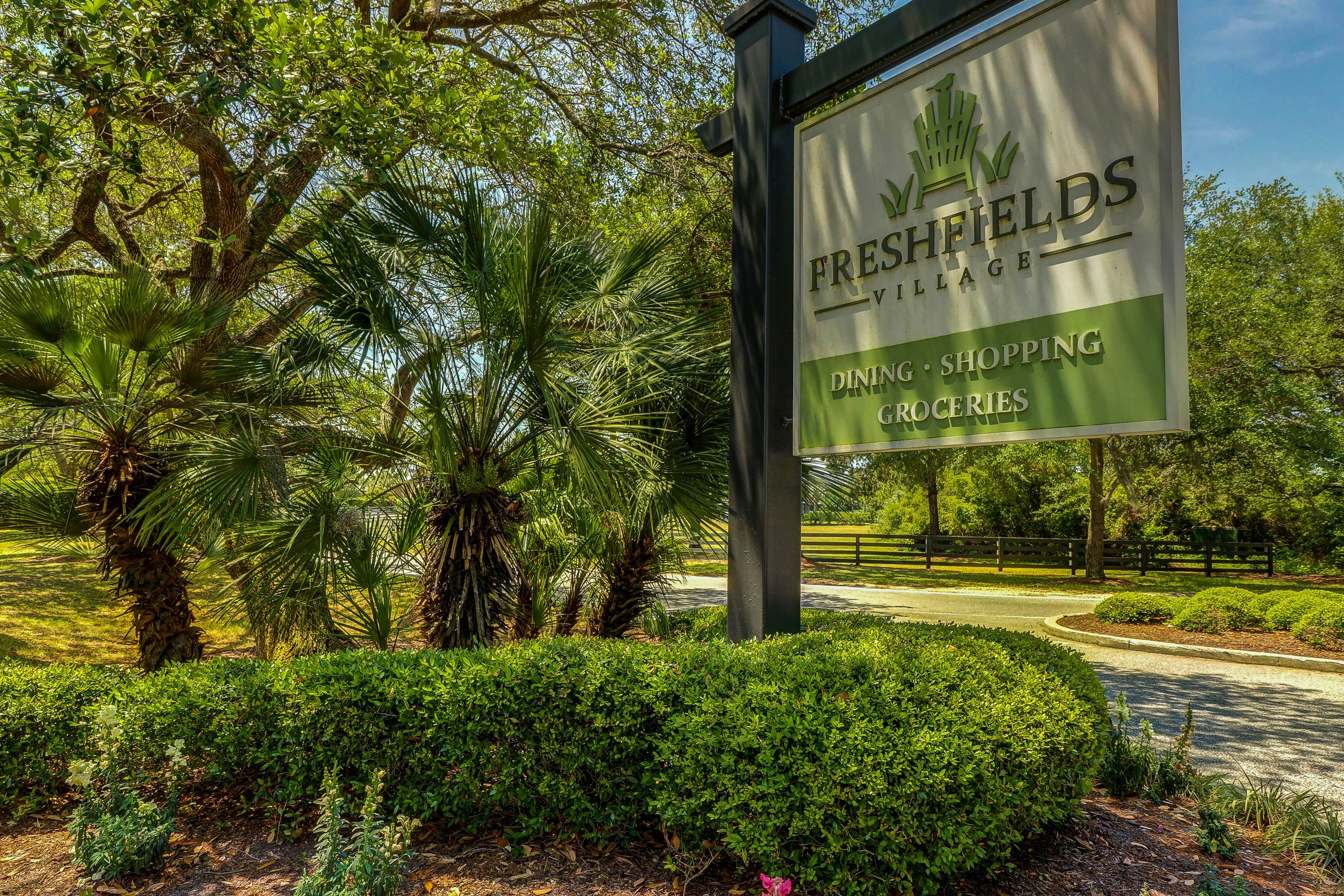 Lagoon-Front Villa w/ Screened Porch, WiFi & AC - Steps to Beach, Tennis & Golf