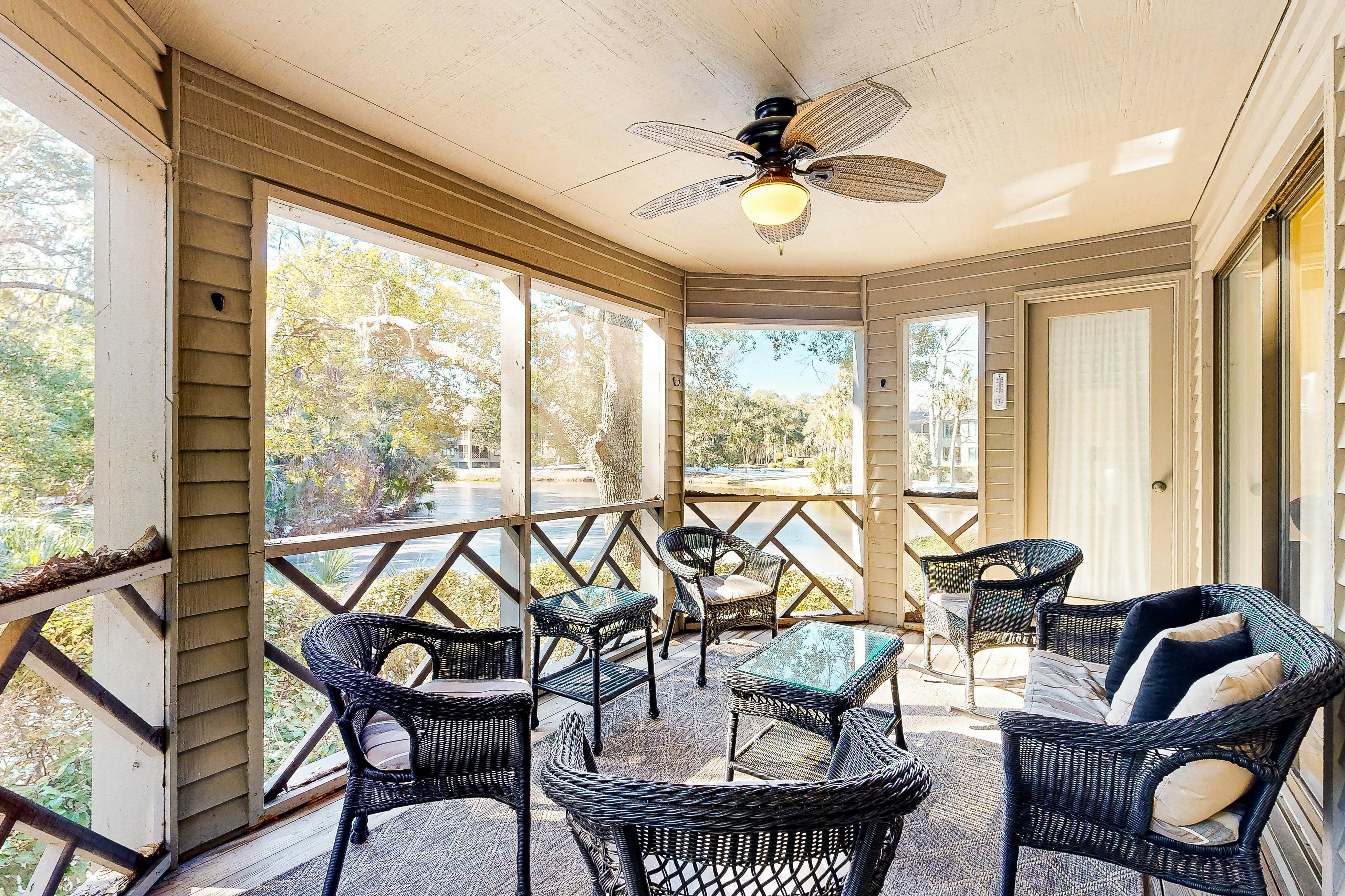 Waterfront Family Retreat with Pond Views - Close to Tennis and Golf - Dogs Welcome