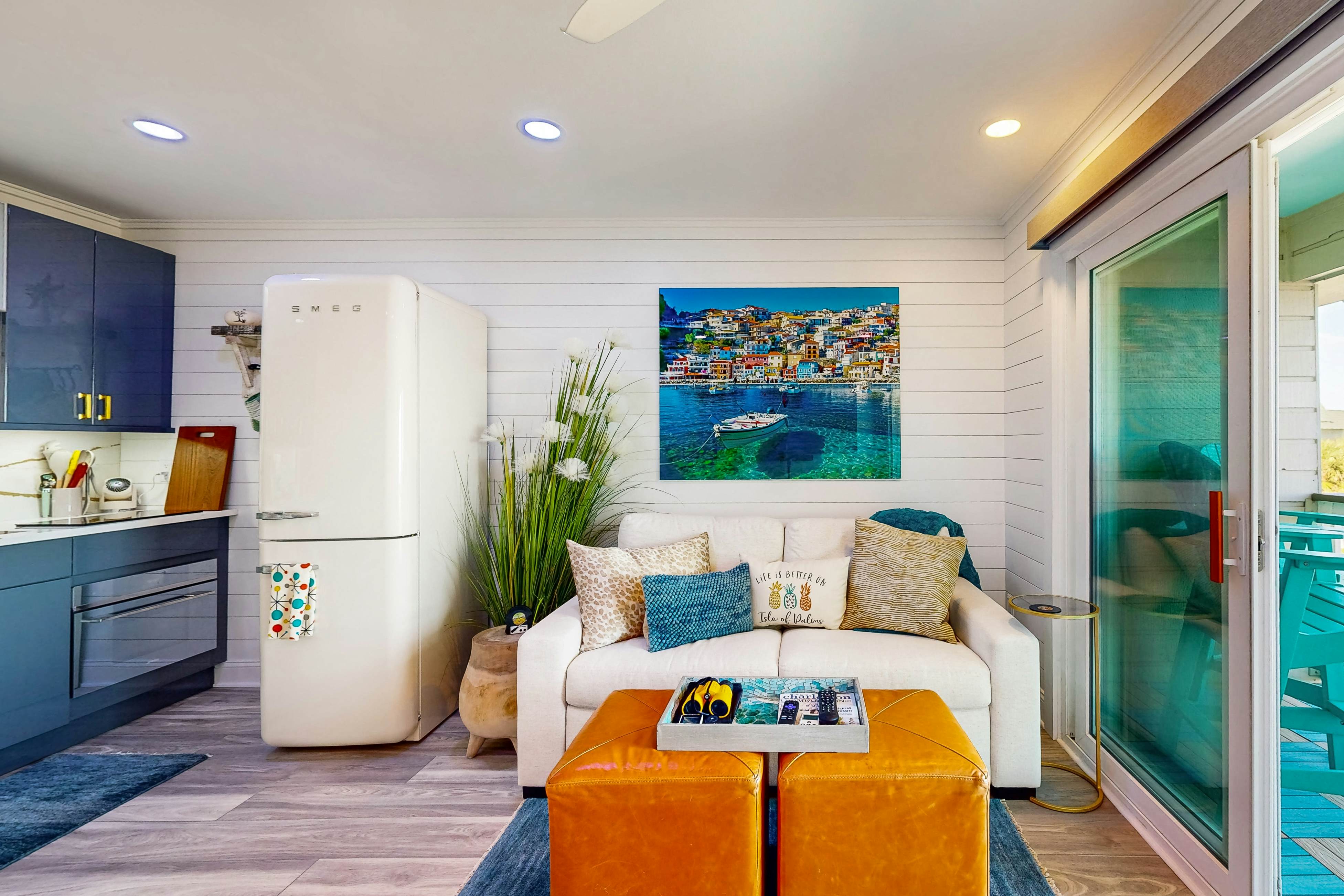 Oceanview Condo- Great view of pier and ocean close to downtown