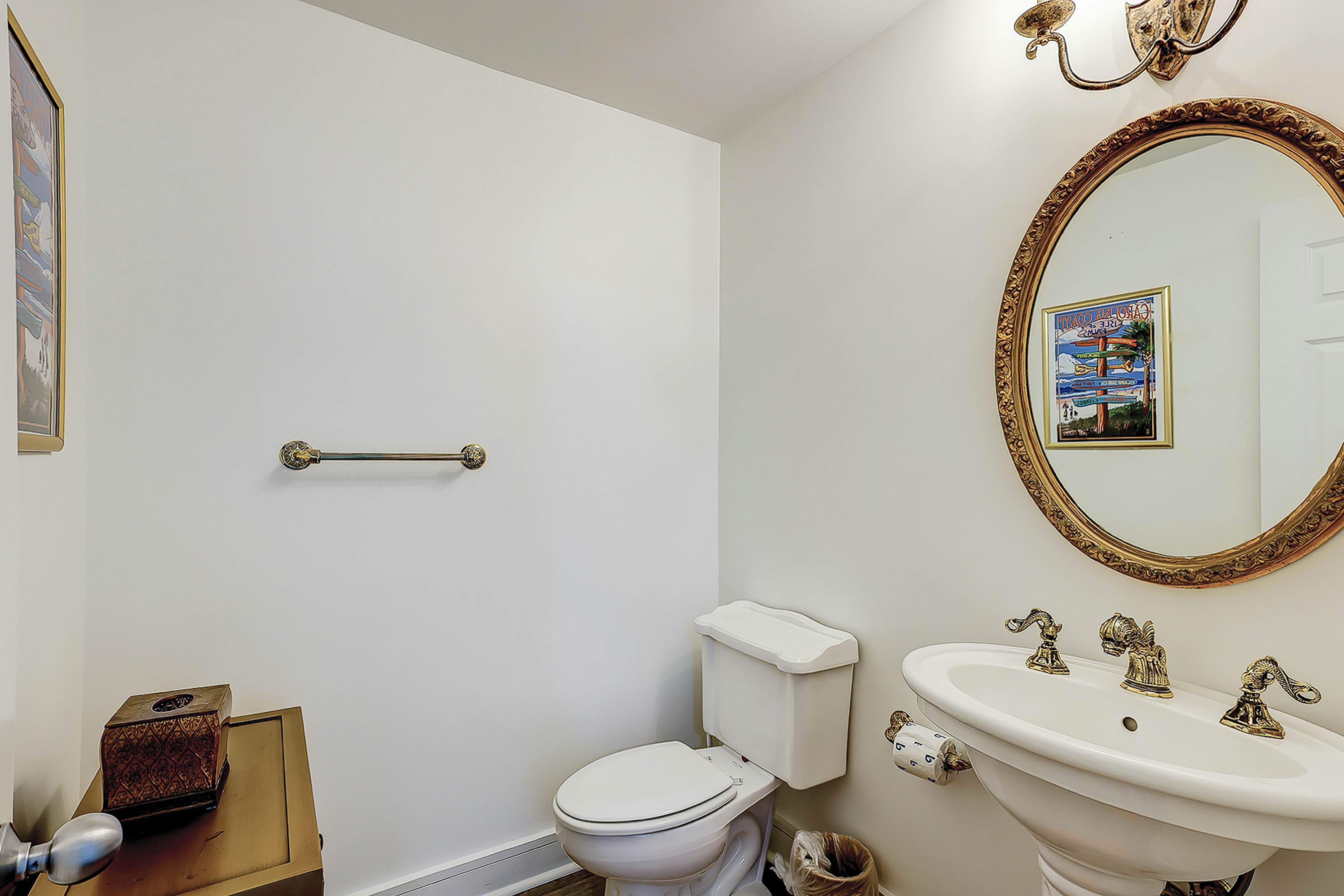 Oceanfront condo on the beach with shared pool, hot tub, & gorgeous decor