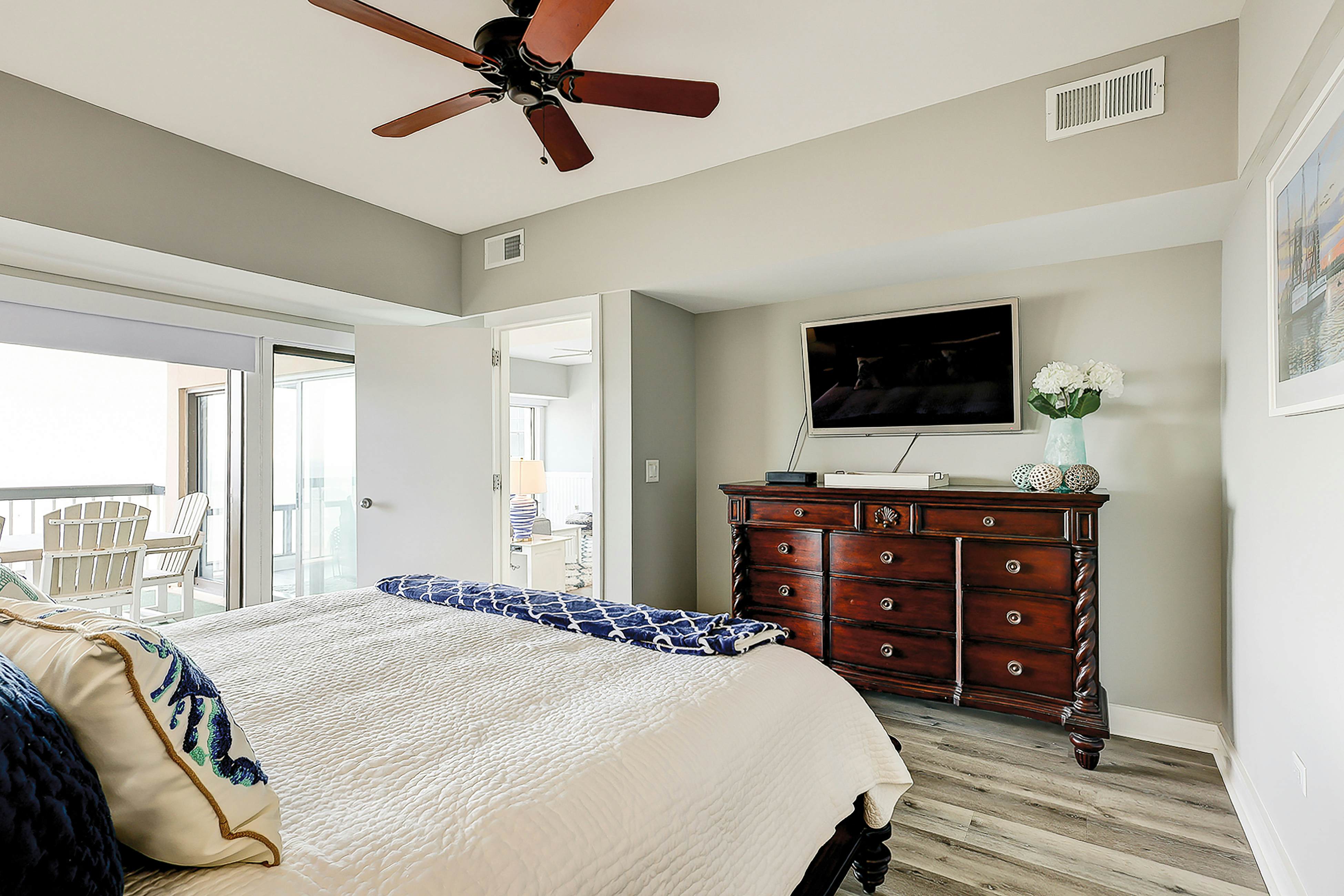 Oceanfront condo on the beach with shared pool, hot tub, & gorgeous decor