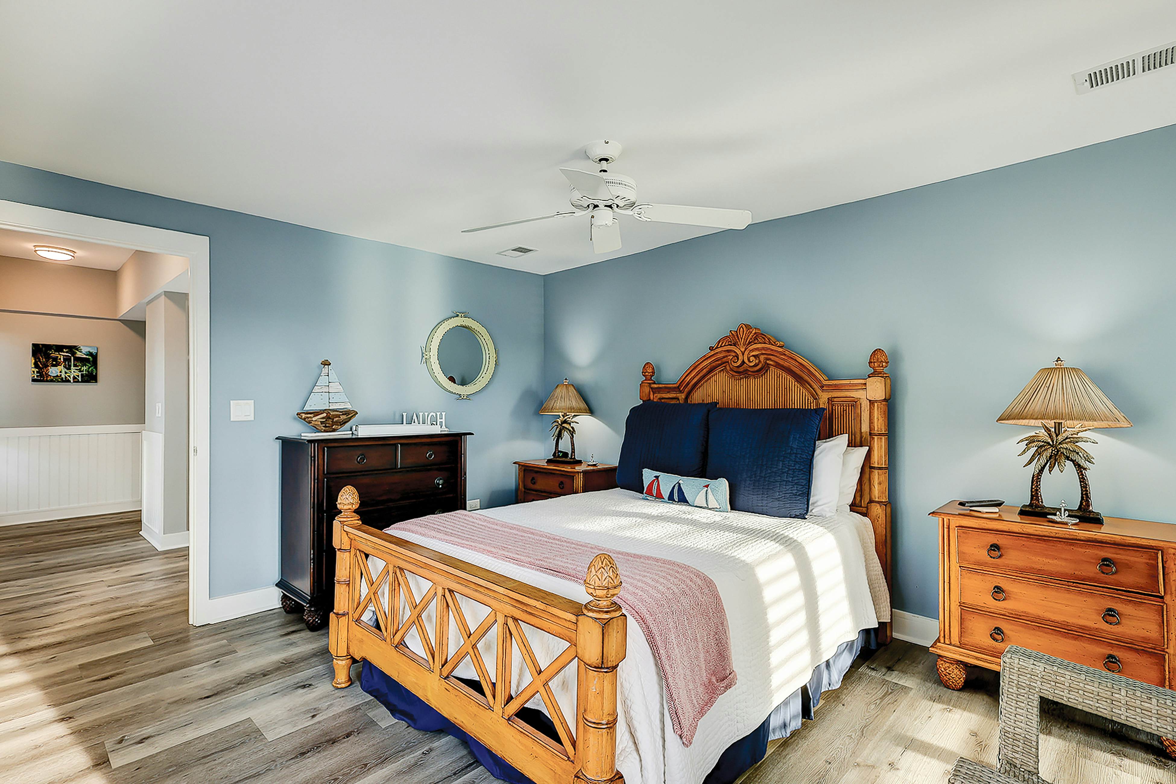 Oceanfront condo on the beach with shared pool, hot tub, & gorgeous decor