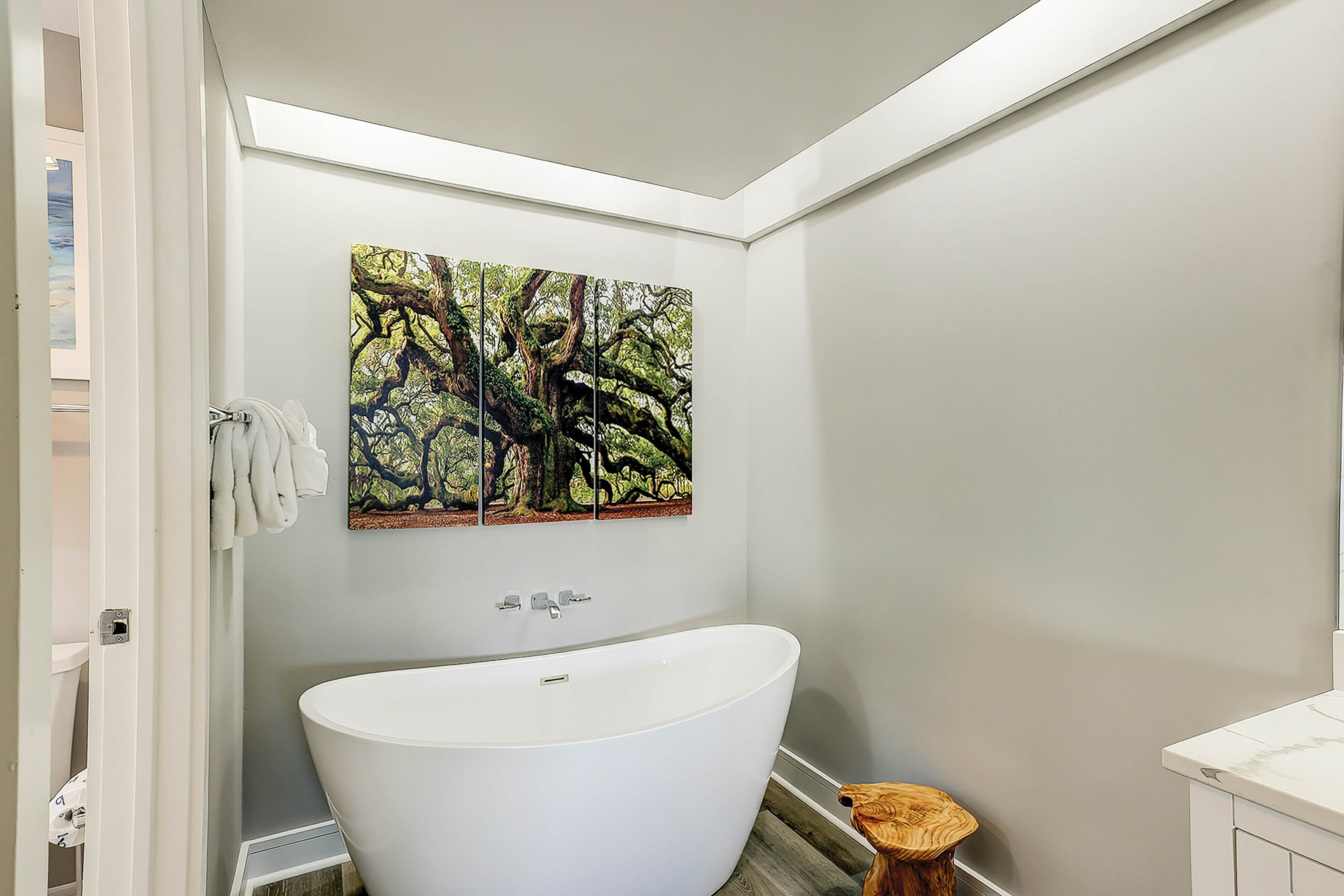 Oceanfront condo on the beach with shared pool, hot tub, & gorgeous decor