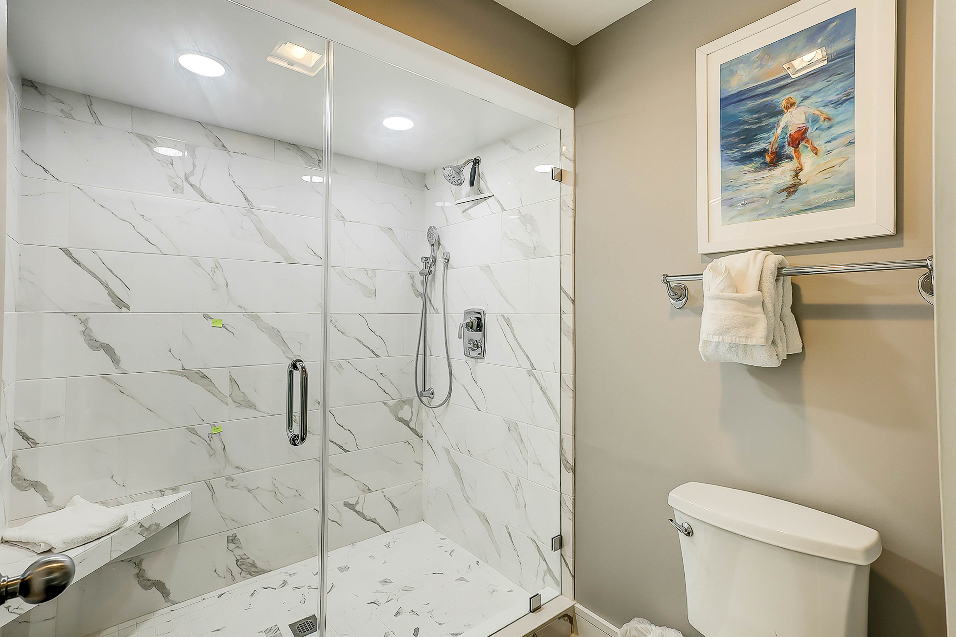 Oceanfront condo on the beach with shared pool, hot tub, & gorgeous decor