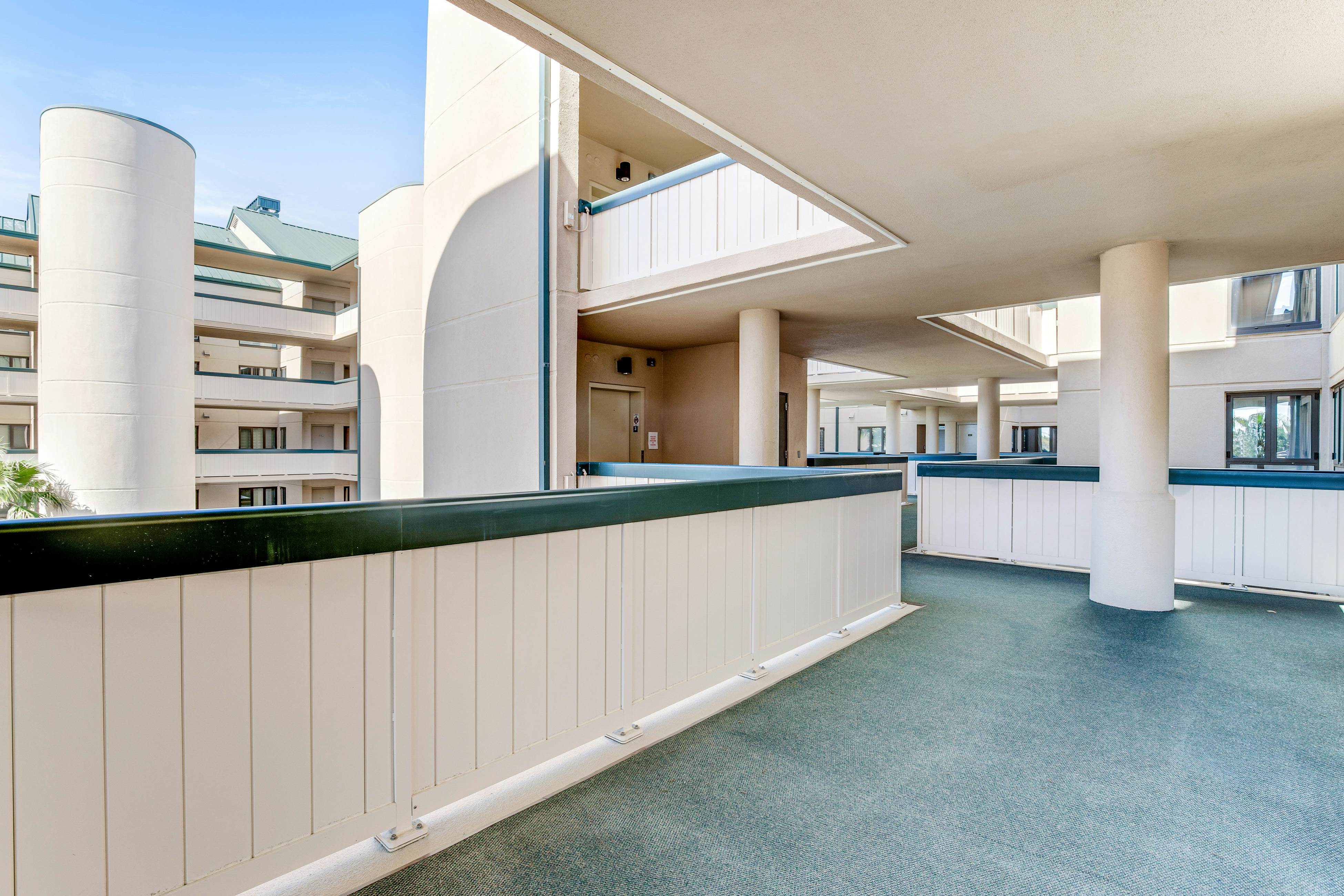 Oceanfront condo on the beach with shared pool, hot tub, & gorgeous decor