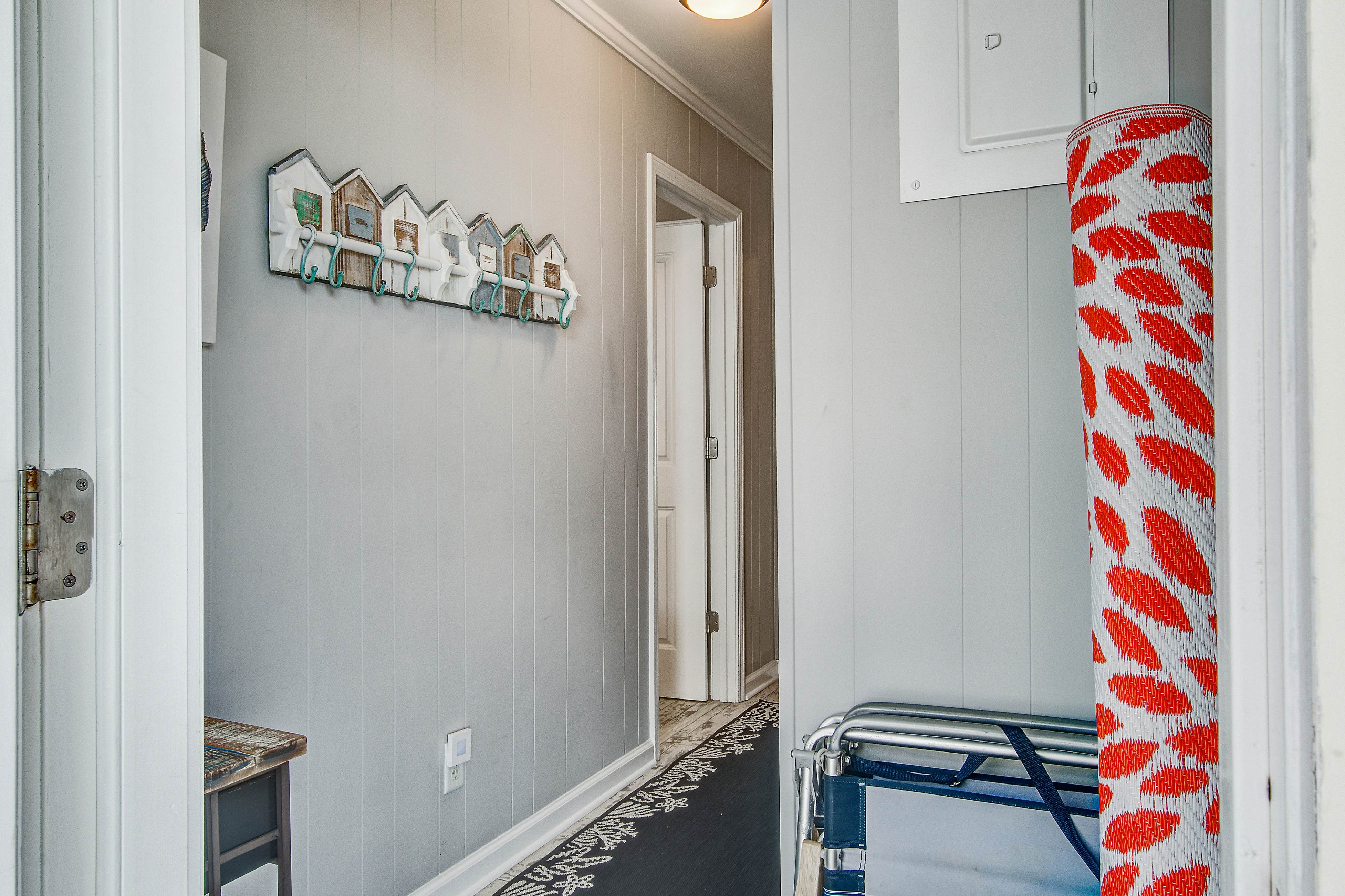 Renovated top-level villa w/ oceanfront view & community pool/pier