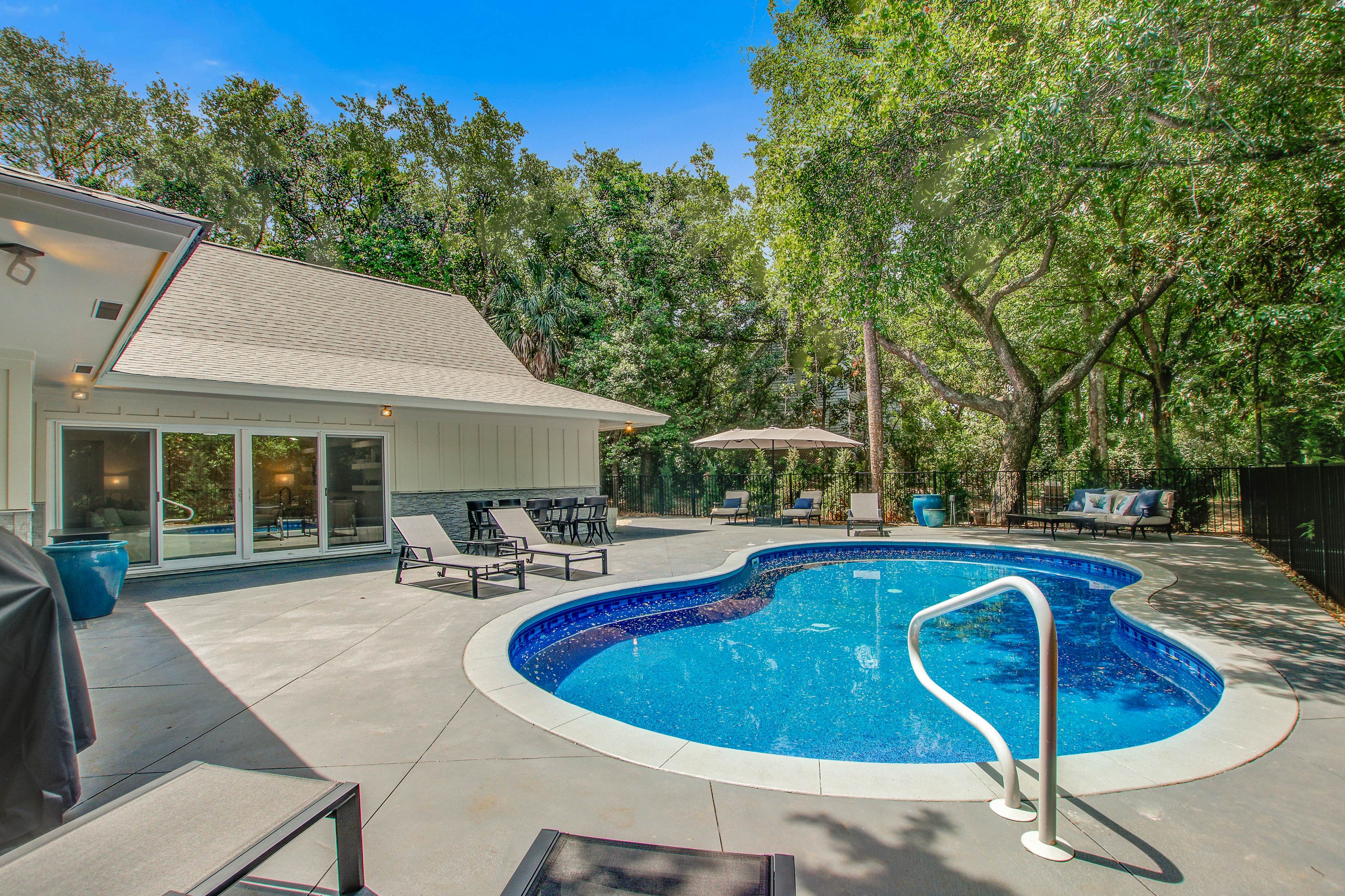 Luxury Beach Retreat with Private Pool – Walk to the Ocean