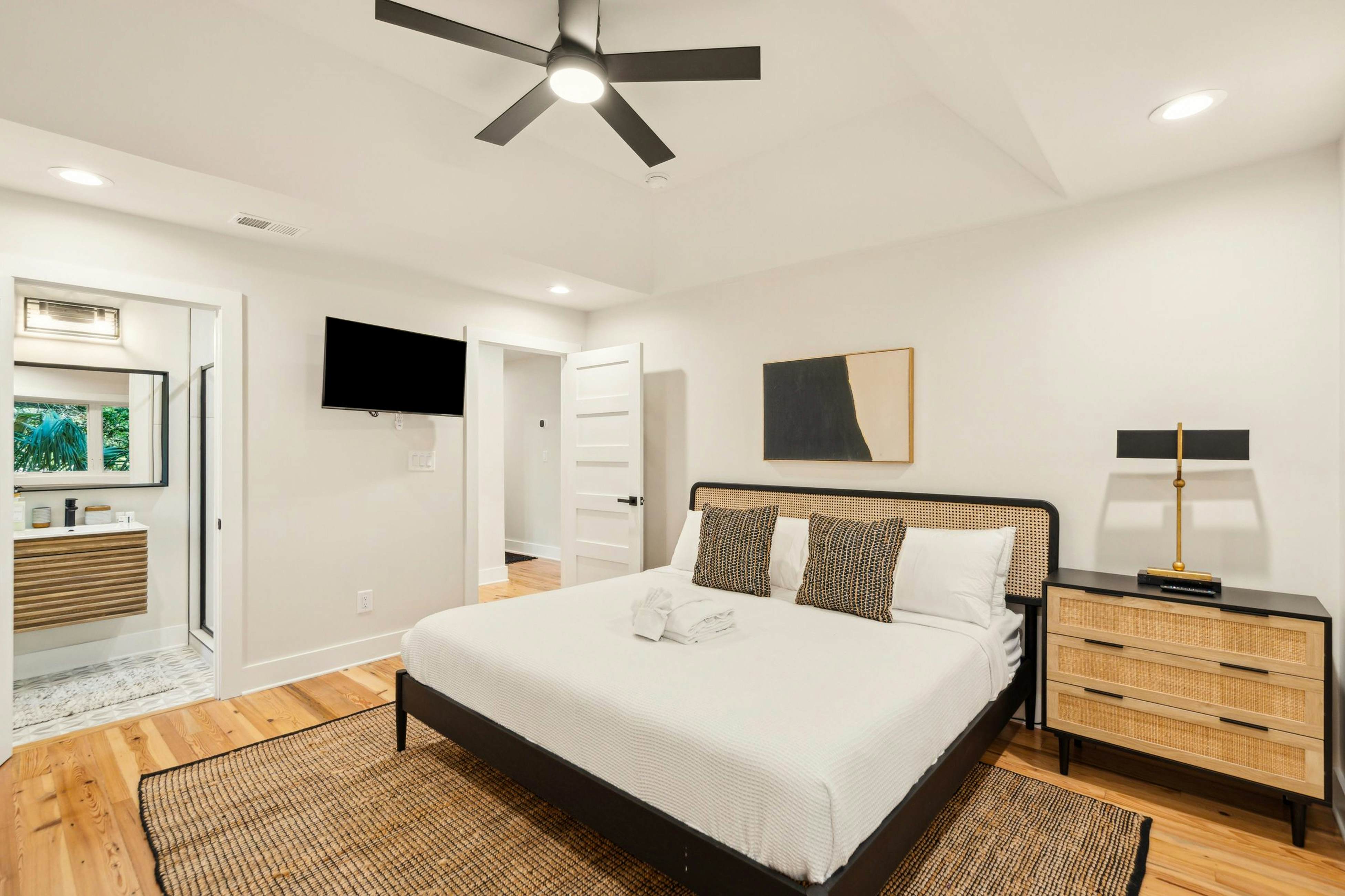 Luxury Beach Retreat with Private Pool – Walk to the Ocean