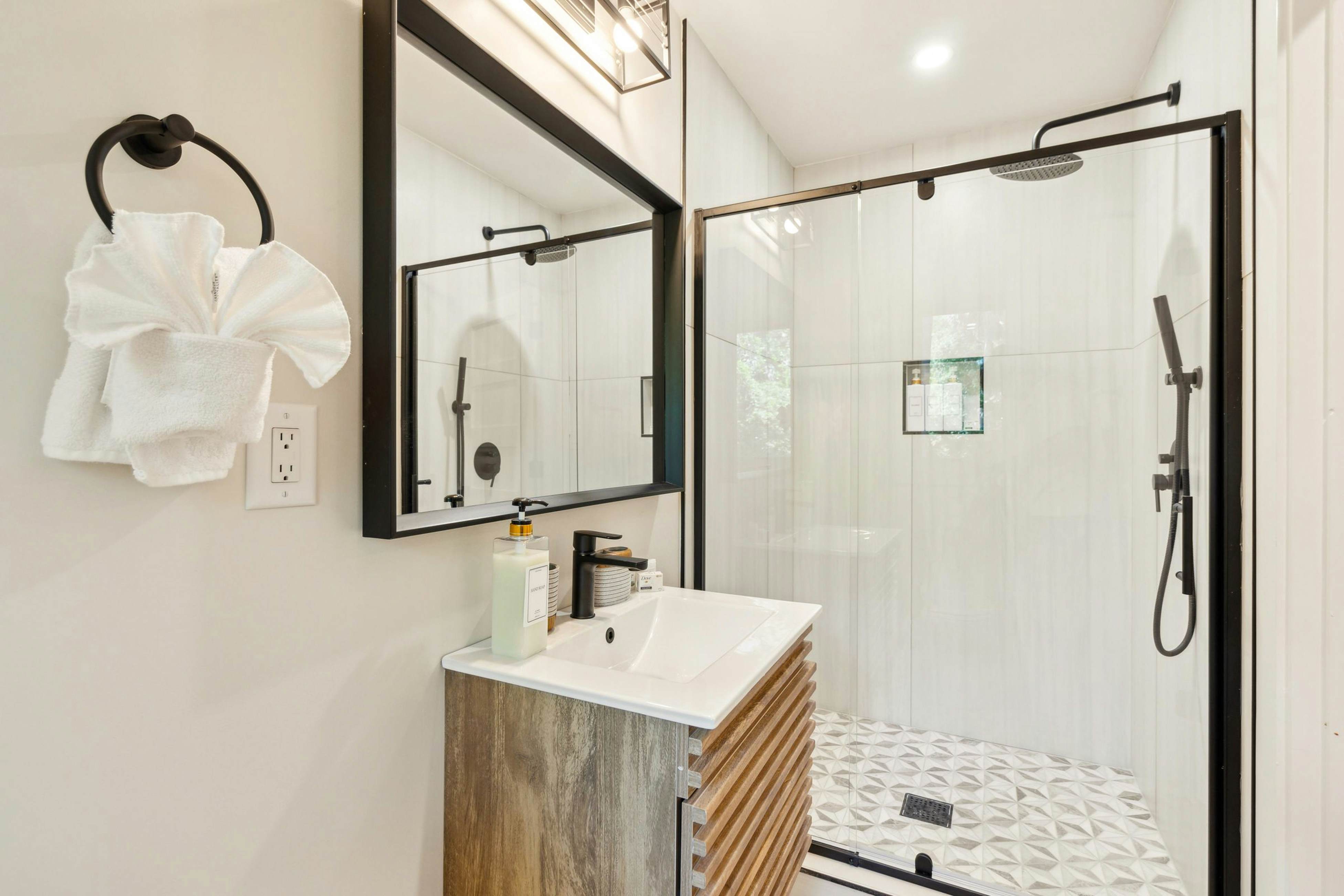 Luxury Beach Retreat with Private Pool – Walk to the Ocean