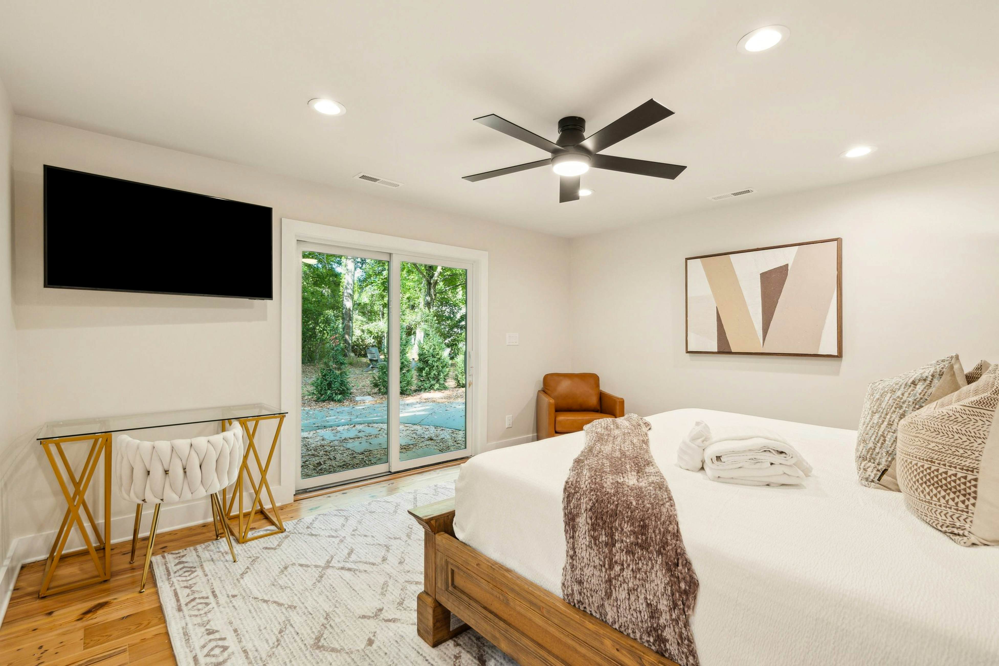 Luxury Beach Retreat with Private Pool – Walk to the Ocean