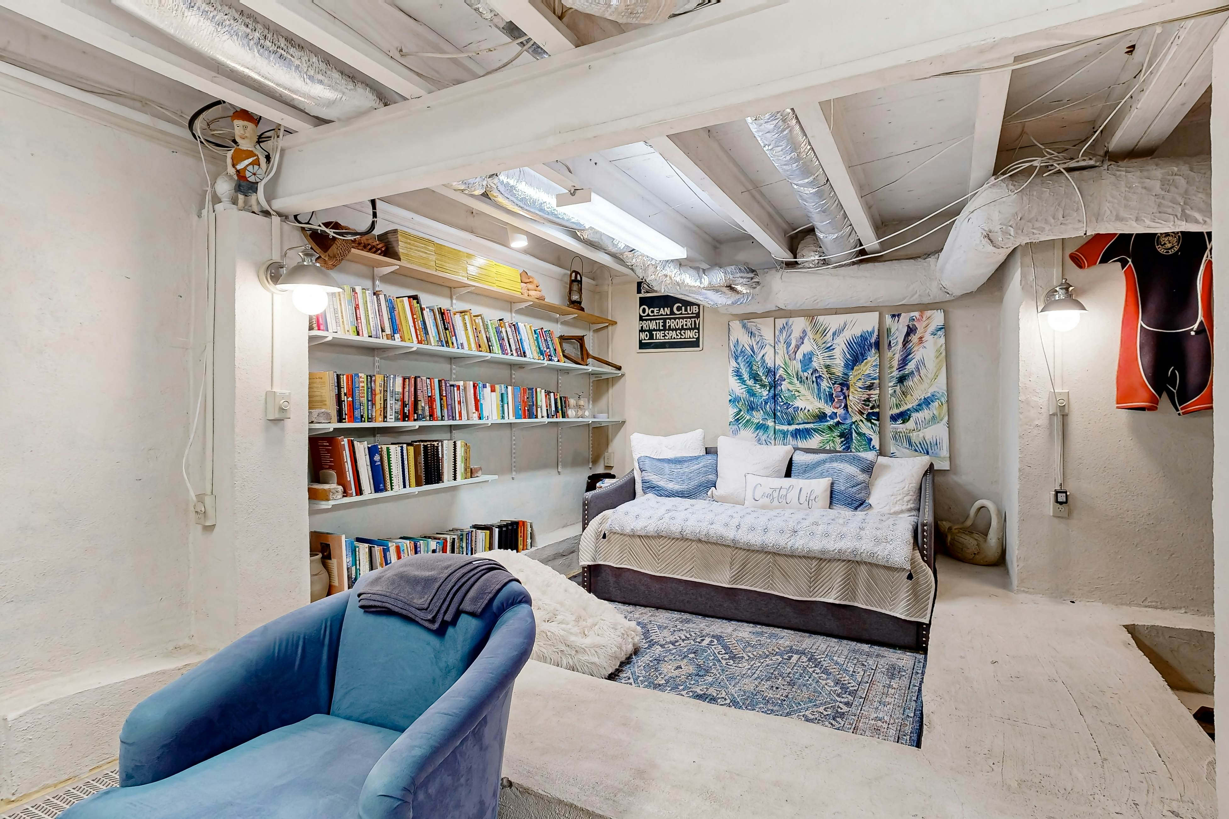 Updated townhouse with outside deck, shared pool, tennis, pickleball and beach