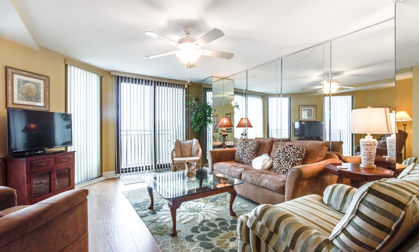 Ocean view villa w/ community pool - steps to the beach, near dining & golf