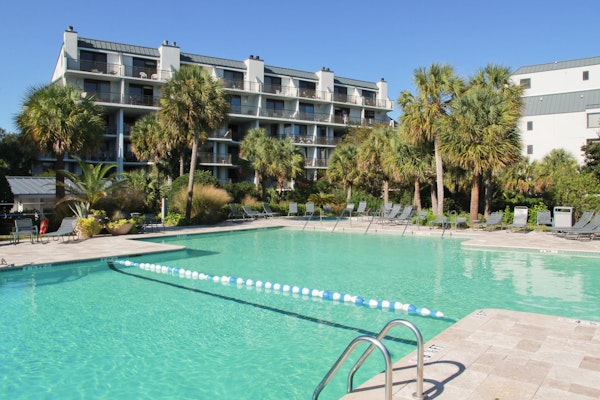 Ocean view villa w/ community pool - steps to the beach, near dining & golf