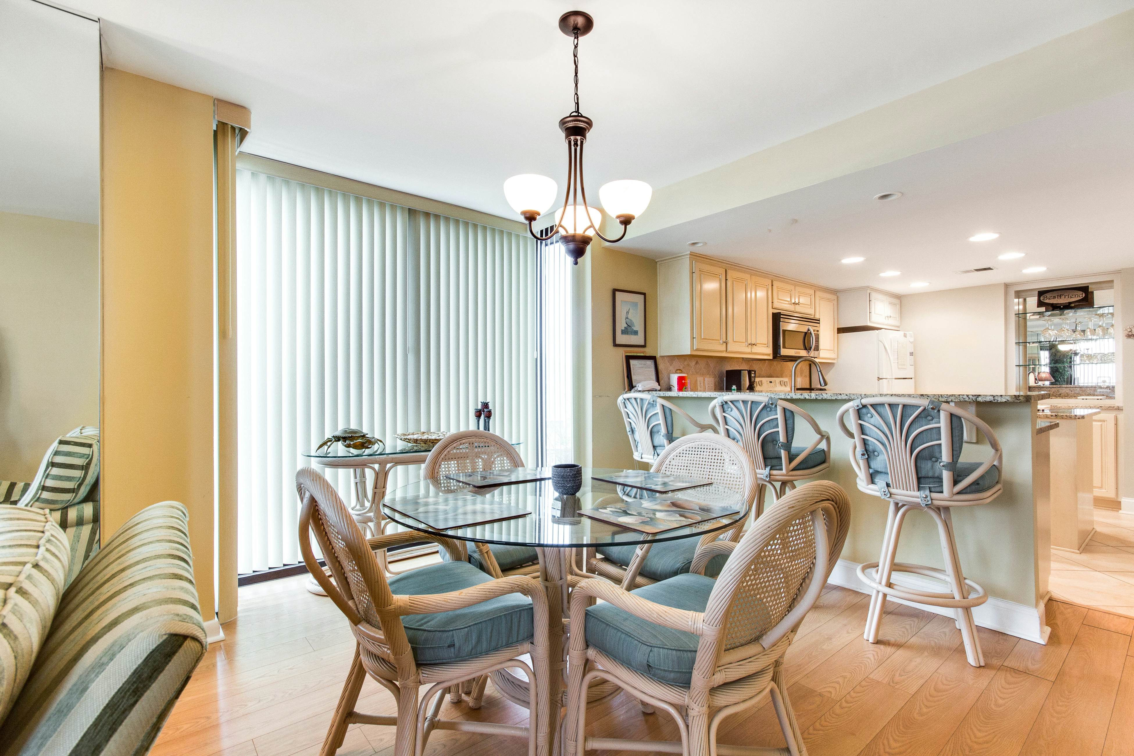 Ocean view villa w/ community pool - steps to the beach, near dining & golf