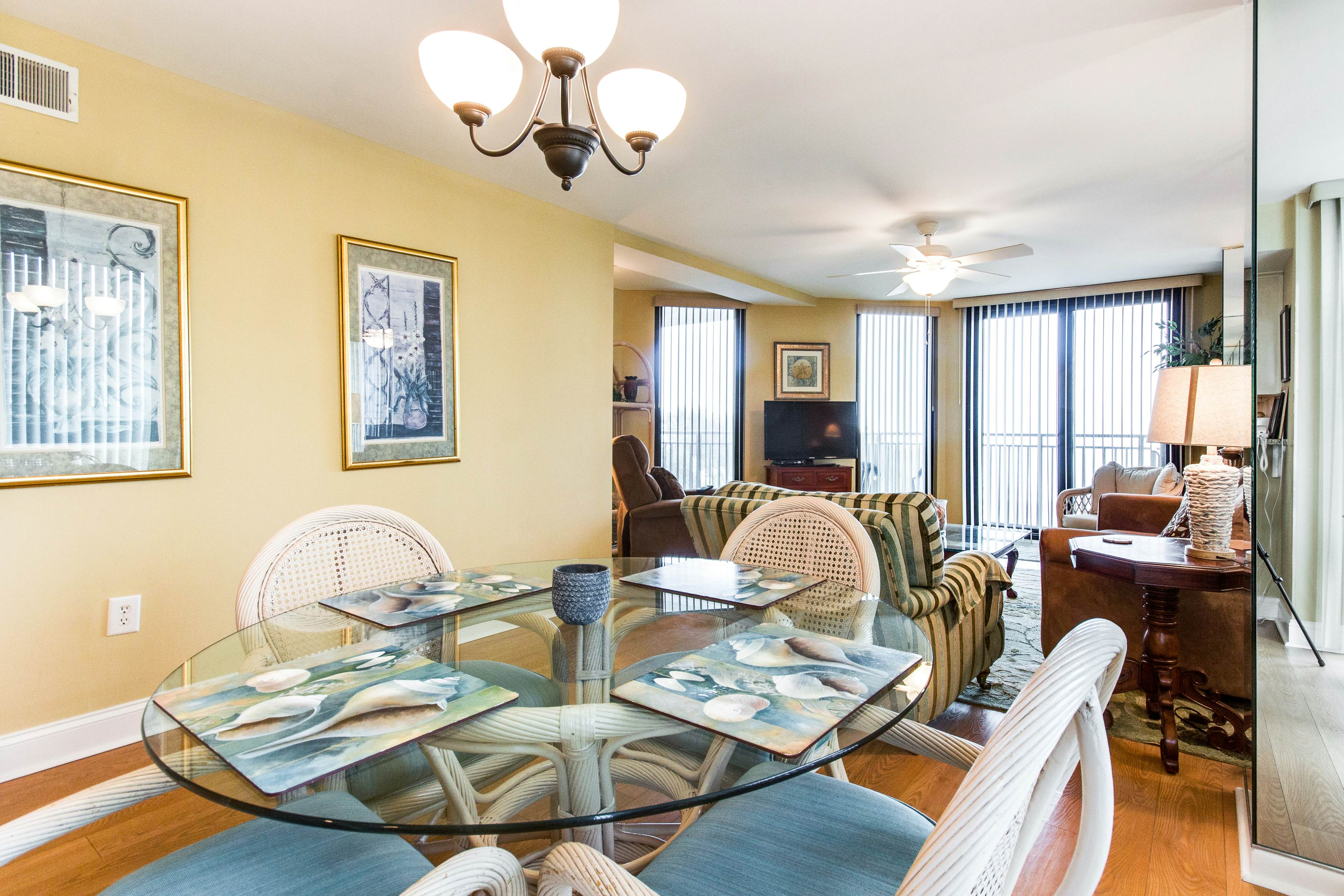 Ocean view villa w/ community pool - steps to the beach, near dining & golf