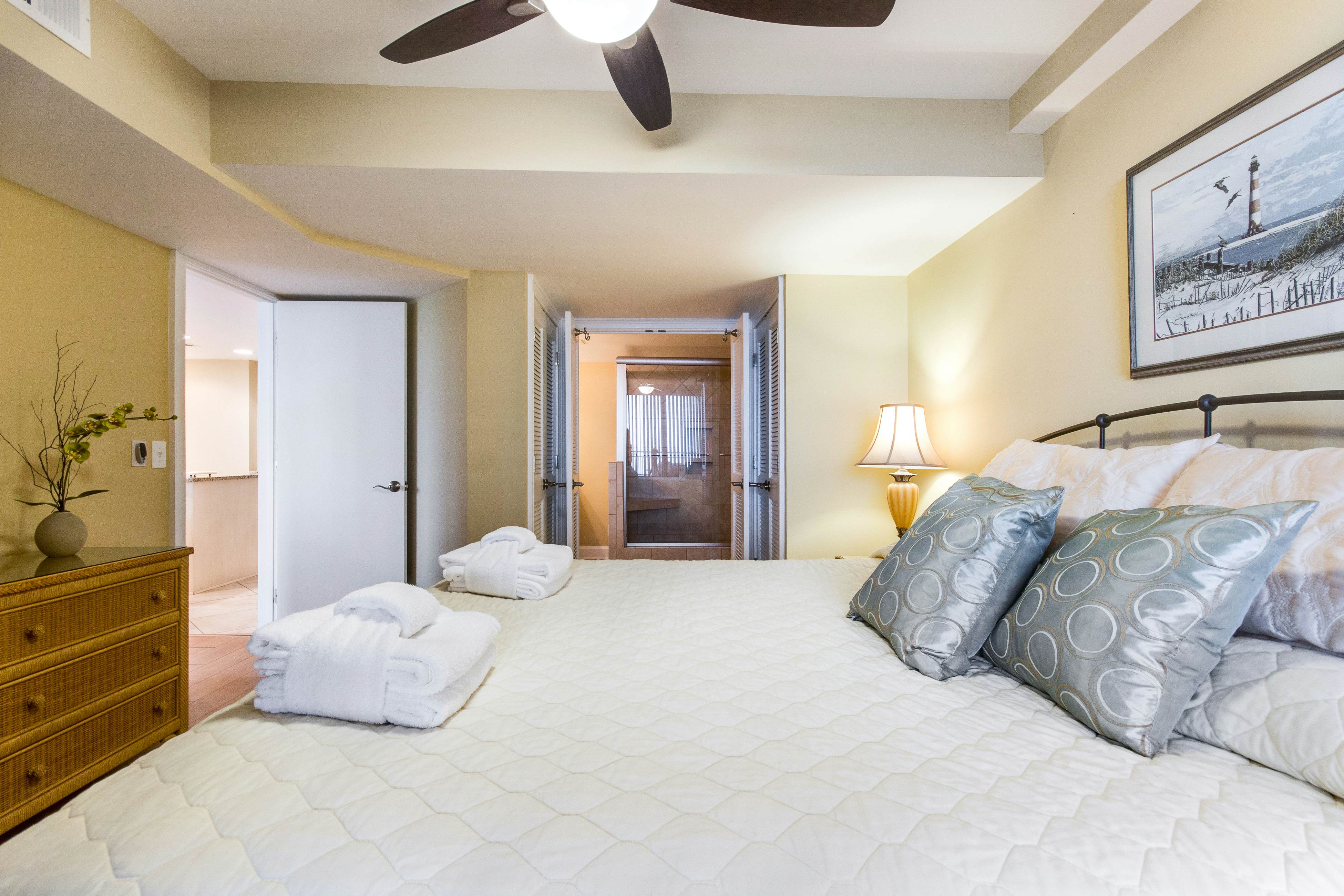 Ocean view villa w/ community pool - steps to the beach, near dining & golf