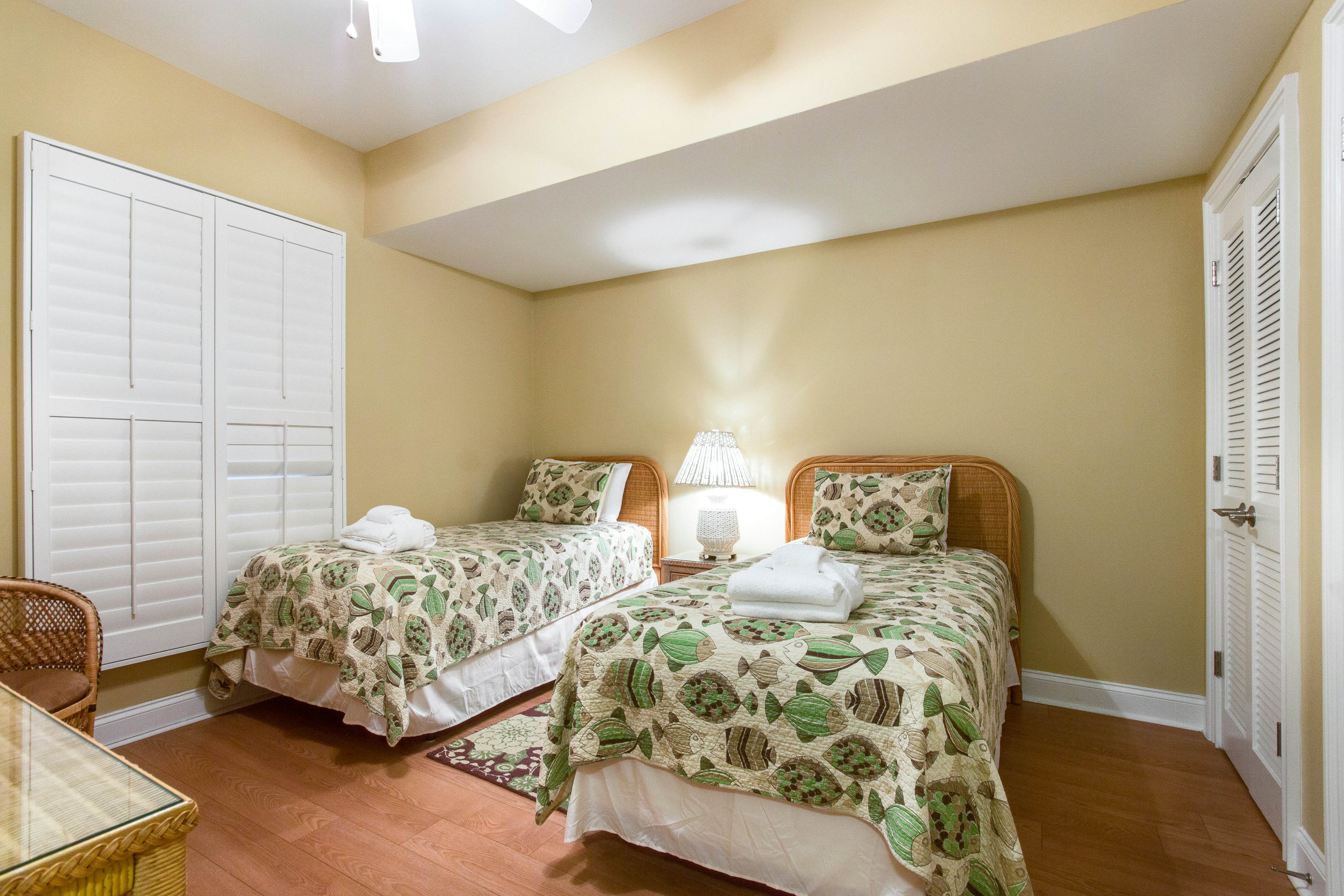 Ocean view villa w/ community pool - steps to the beach, near dining & golf