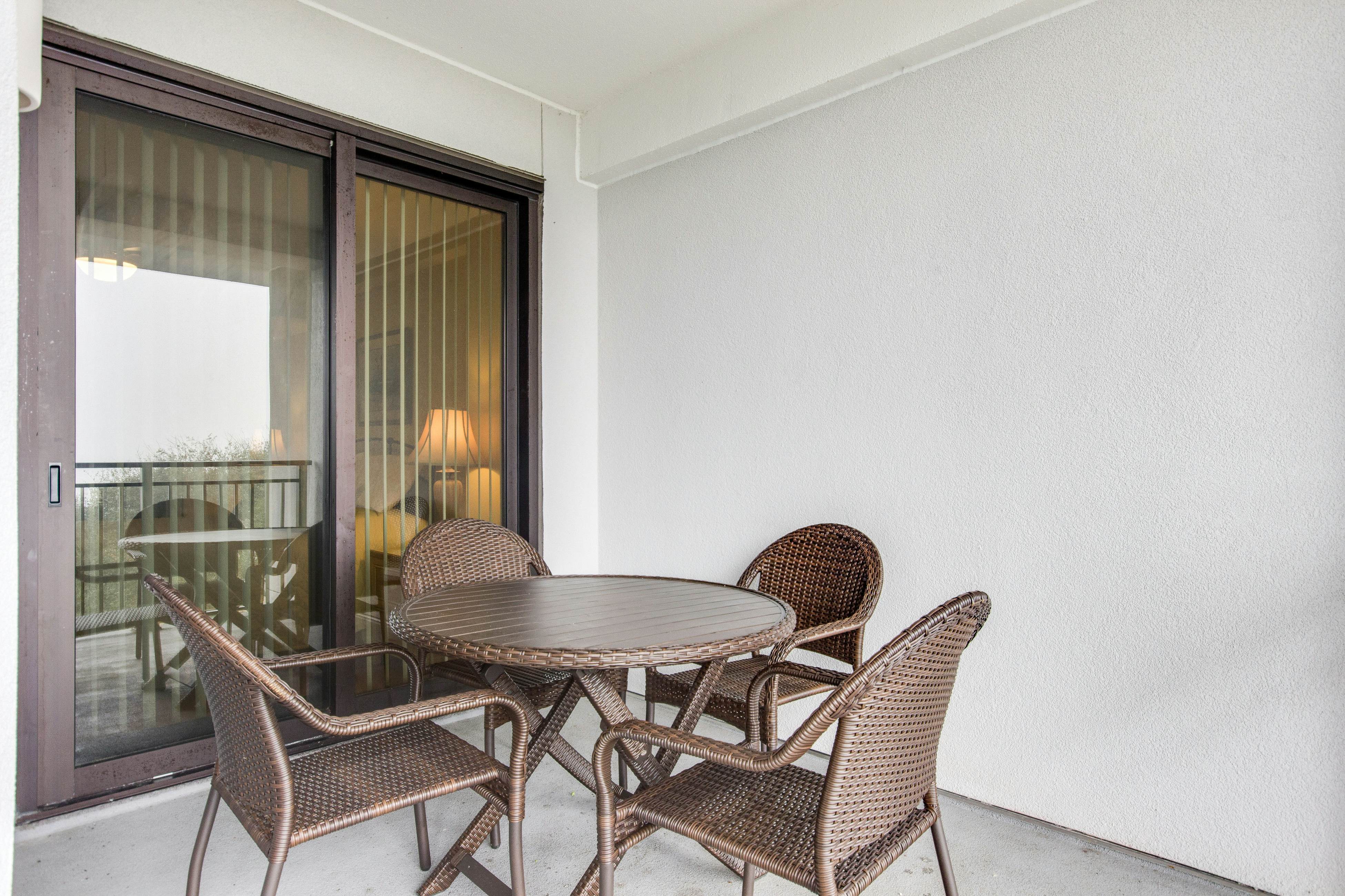 Ocean view villa w/ community pool - steps to the beach, near dining & golf