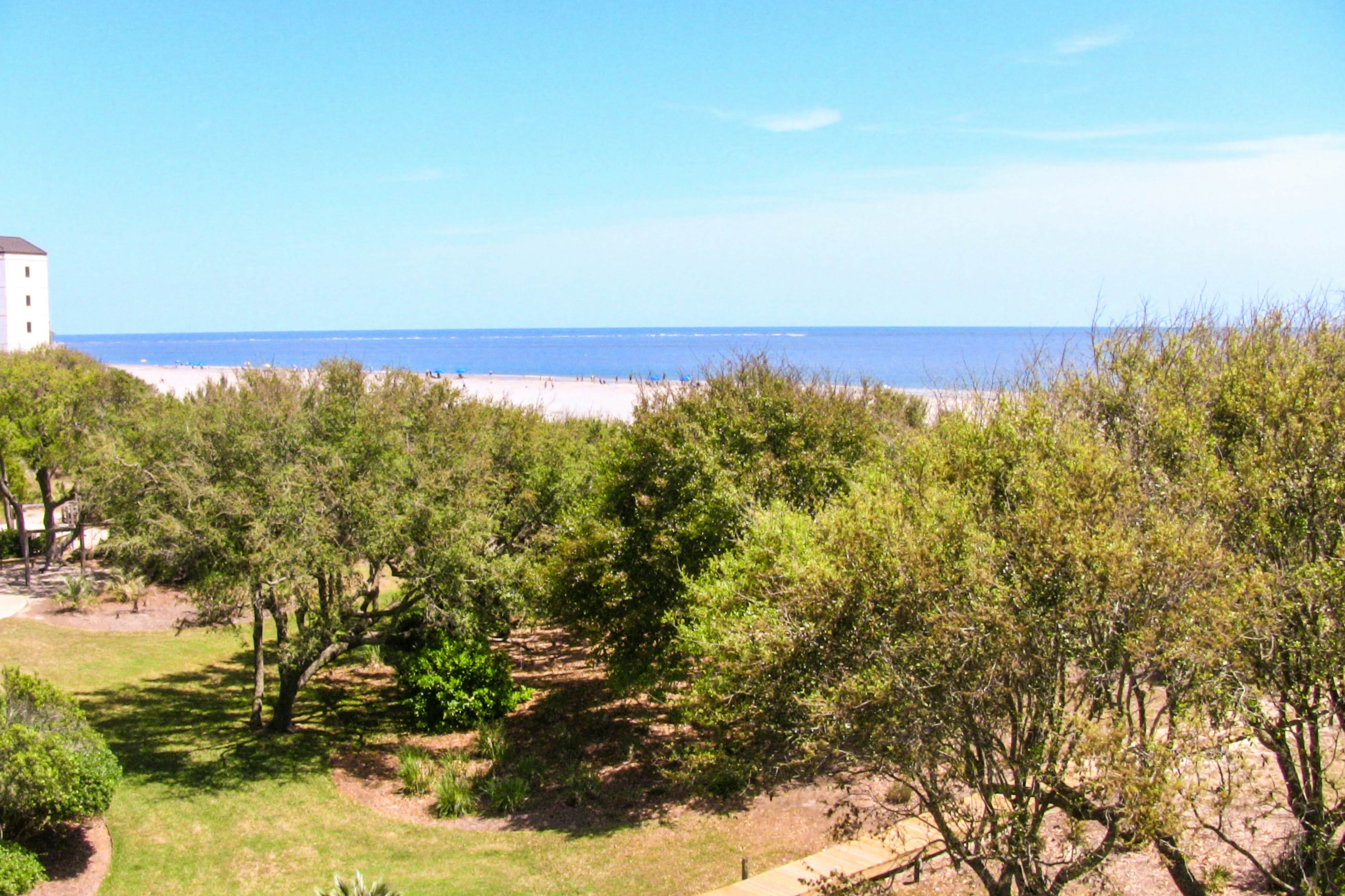 Ocean view villa w/ community pool - steps to the beach, near dining & golf