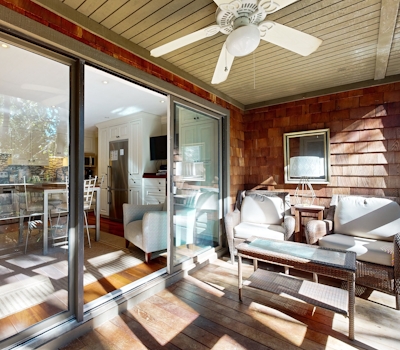 Refurbished Villa with Private Wooded Views, Tennis & Nearby Beach Access