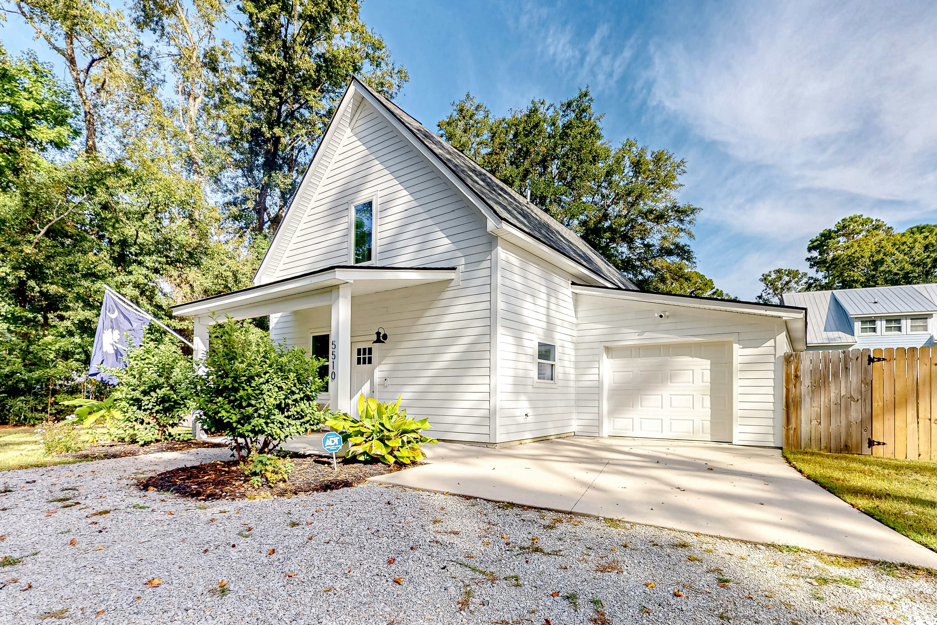 Modern cottage with all-new interior, patio, AC, & W/D - near beaches & golf