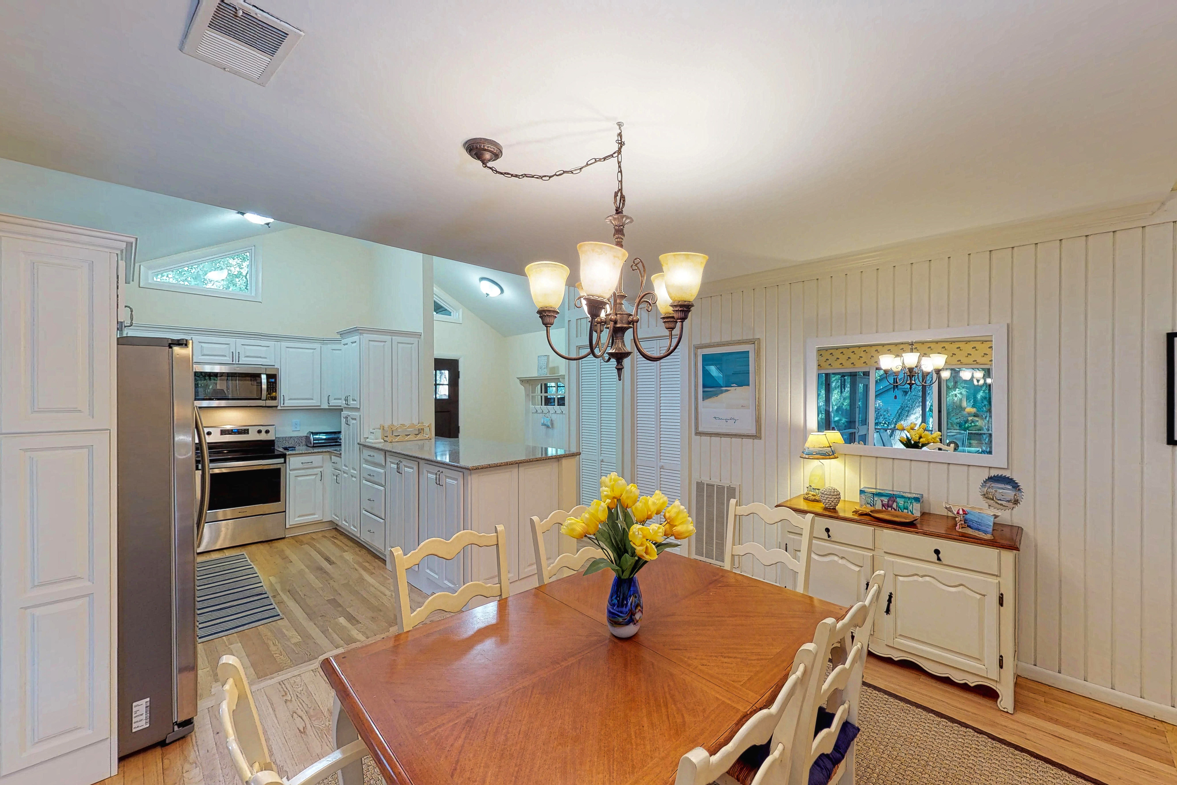 Cozy Cottage with Screened Porch, Deck & Views - Near Golf & Beach